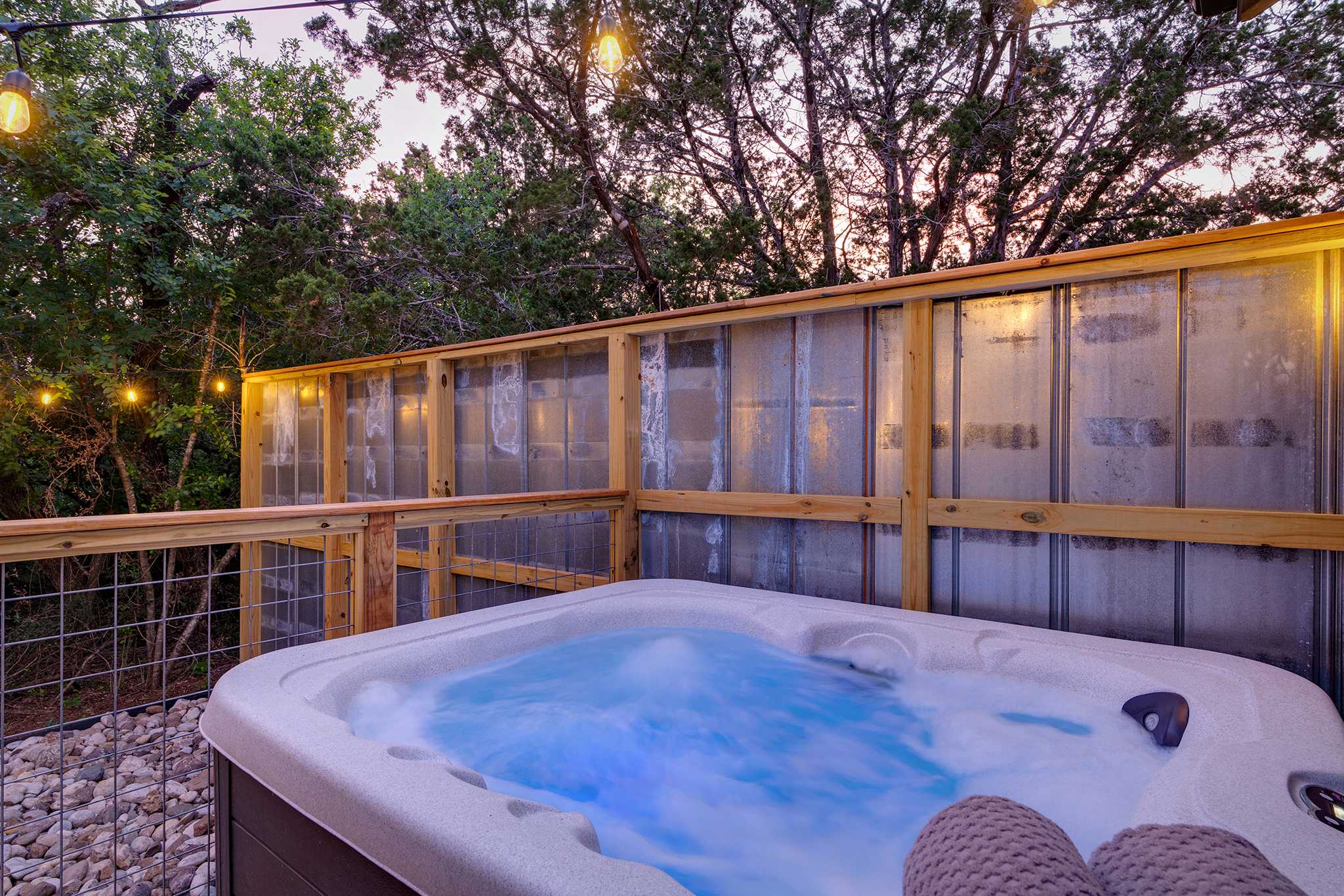 Caroline's Cottage, Hot Tub, Fireplace — Fredericksburg, TX — vacation rental