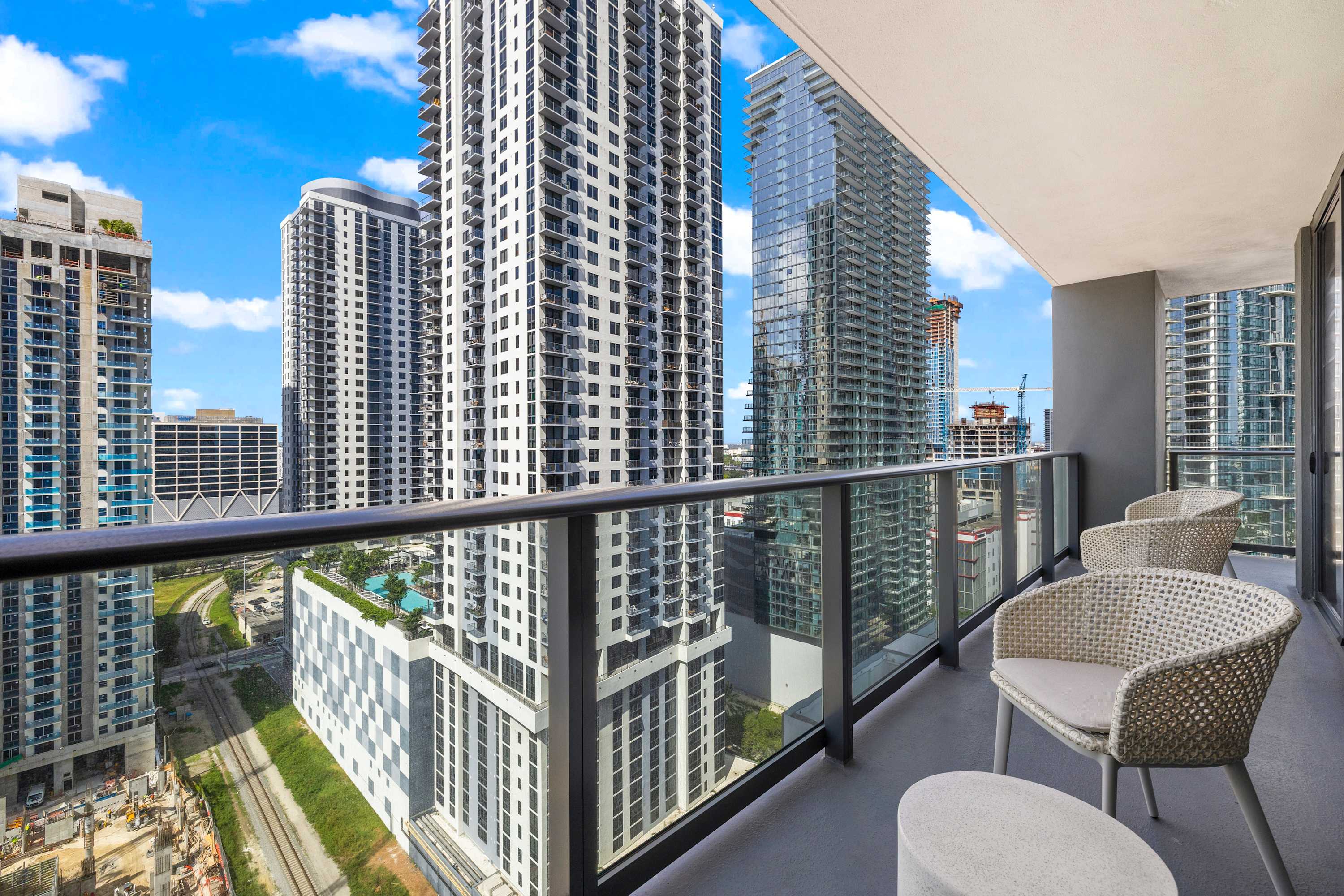 Luxury 2/1 Panoramic Views at Downtown - Foto 1