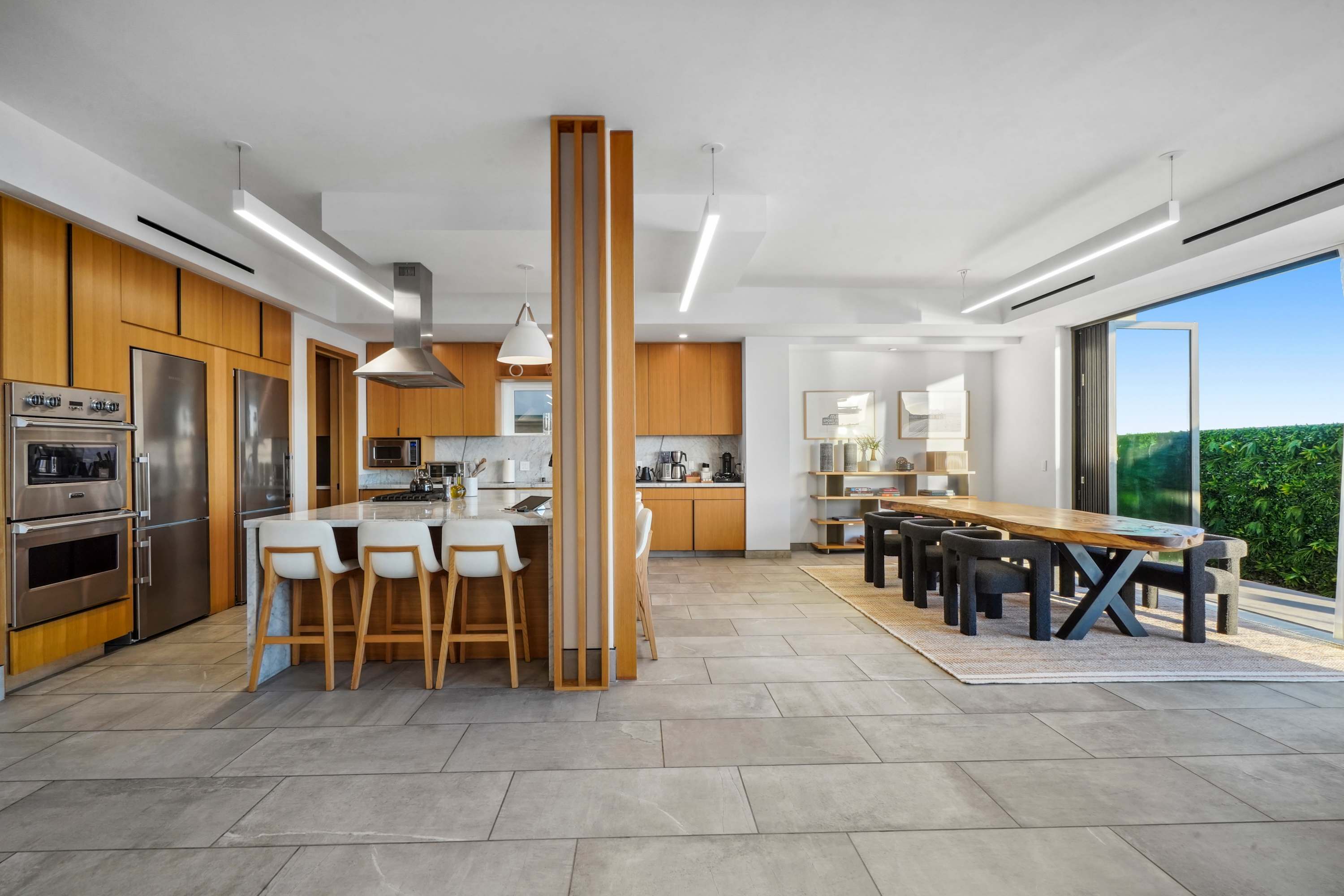 Step into a chef’s paradise with ocean views from every angle.