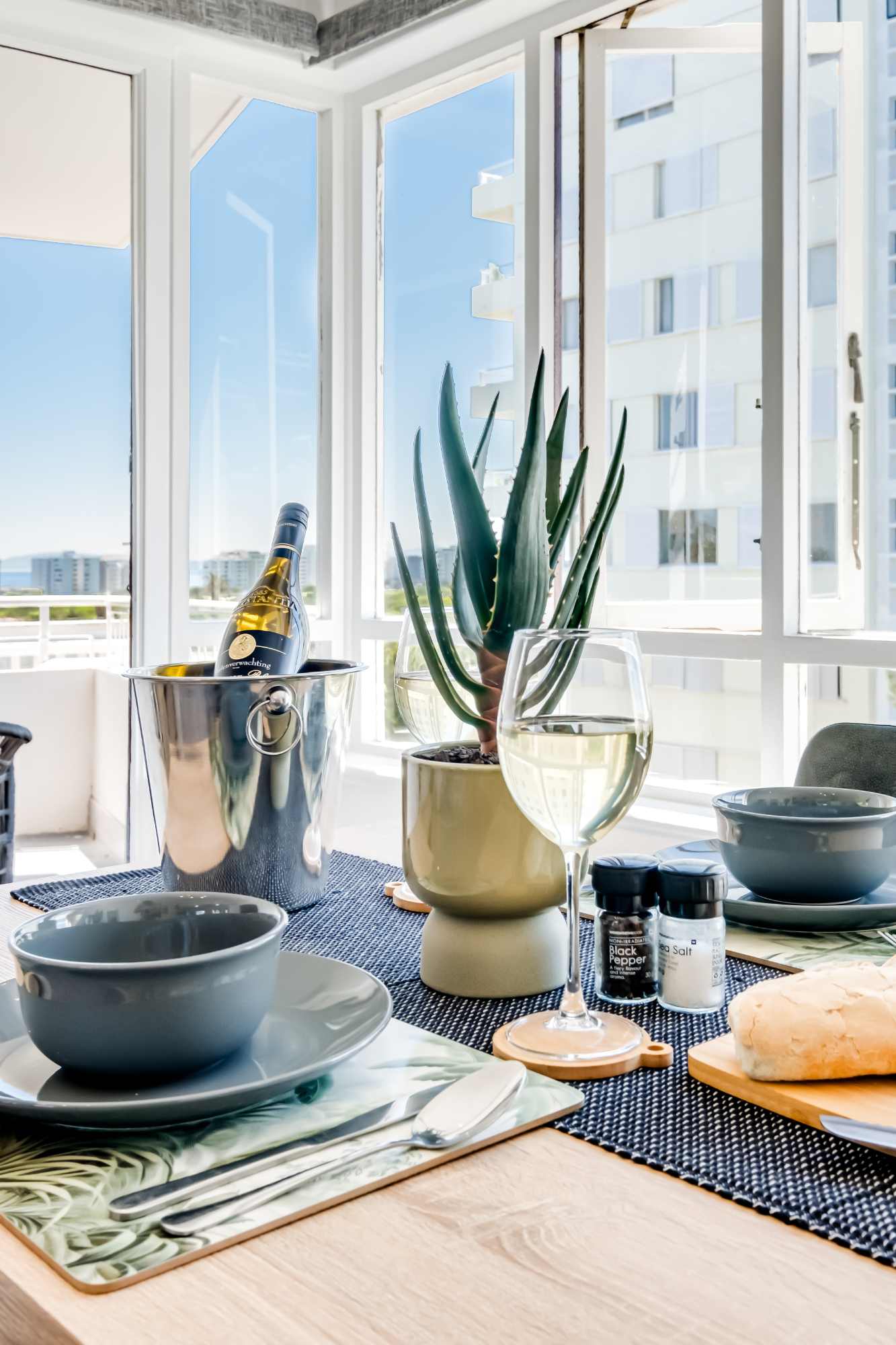 Central Elegant Holiday Rental Between the Points 9