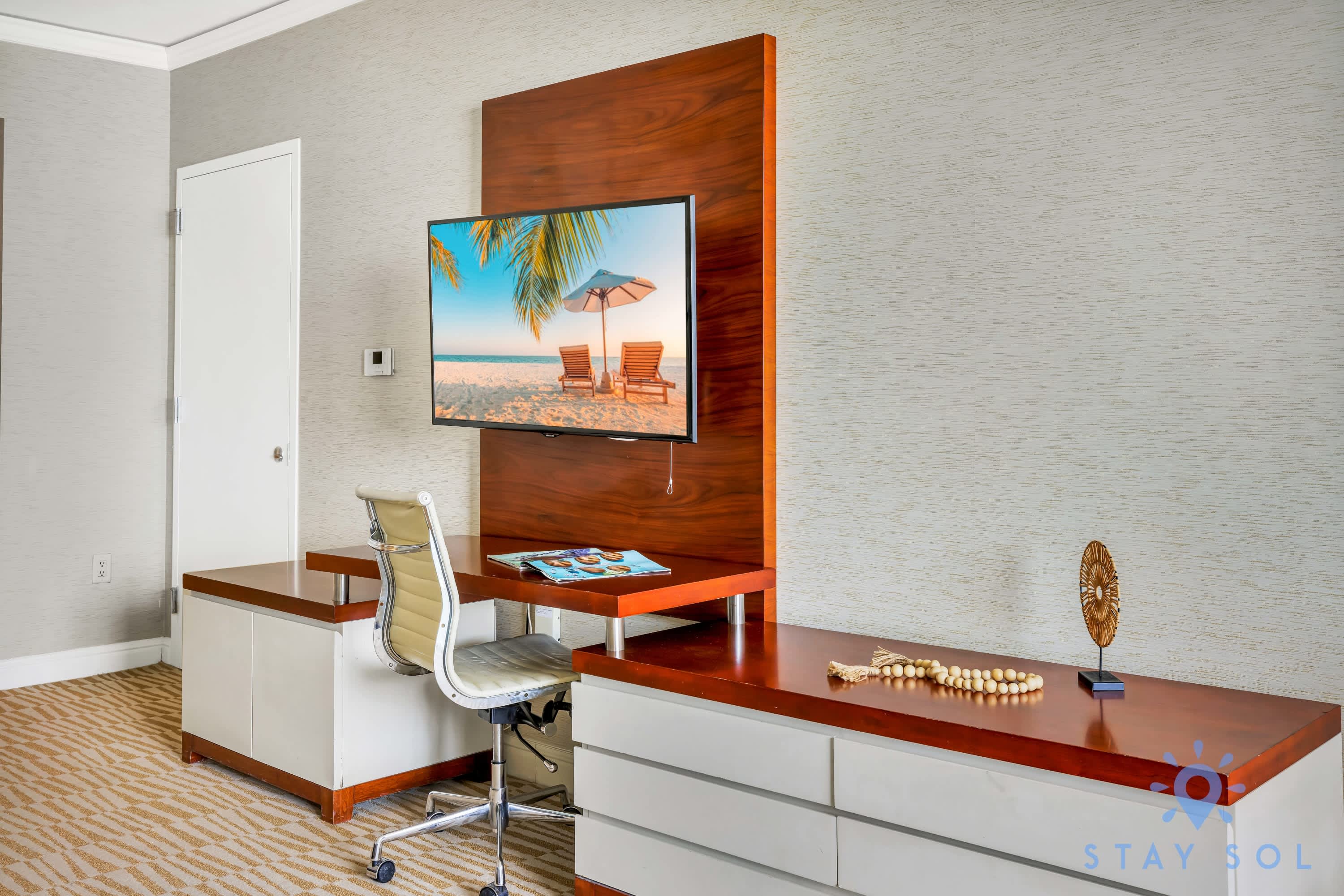 Studio • Ocean Views & Premium Amenities