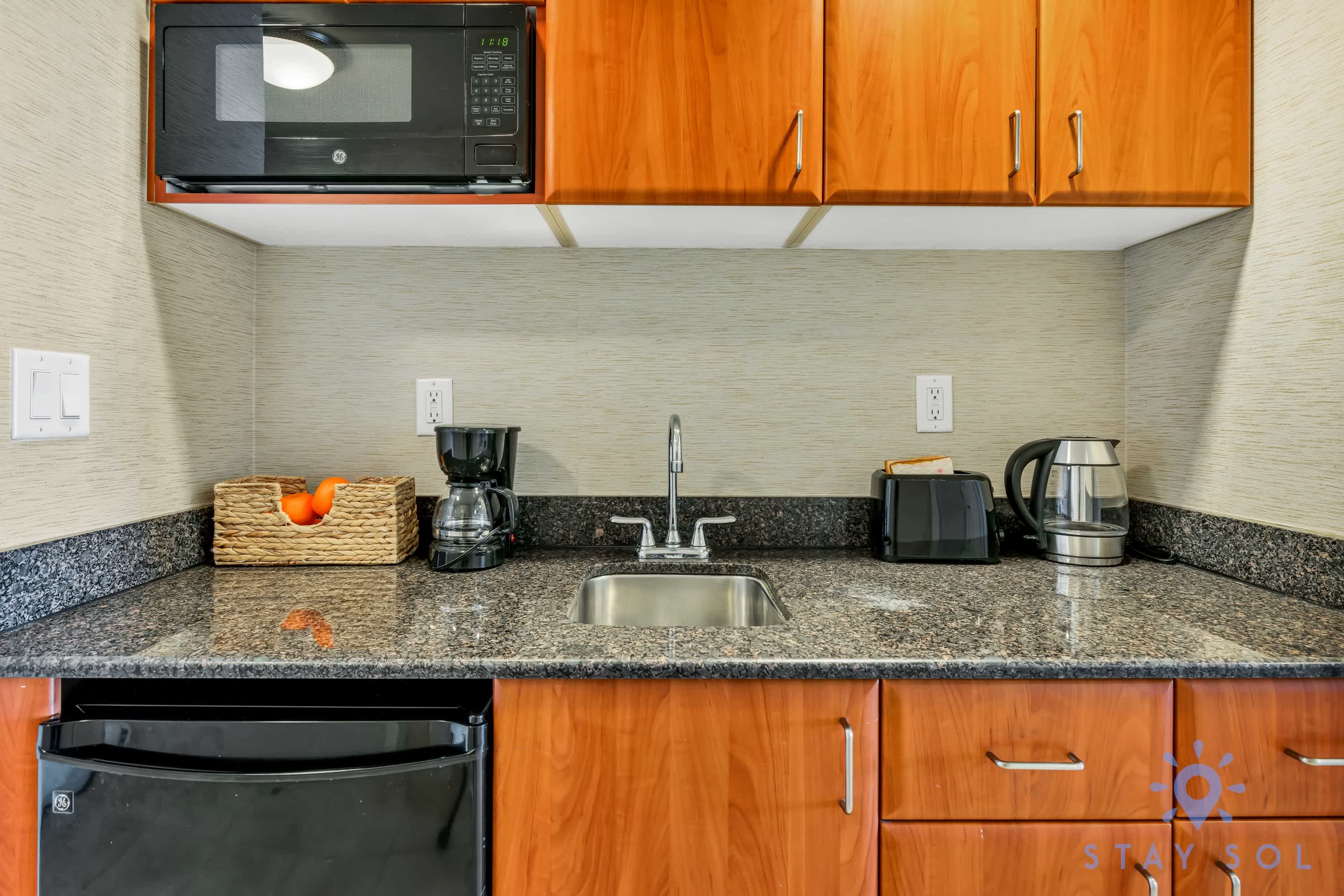 Studio • Ocean Views & Premium Amenities