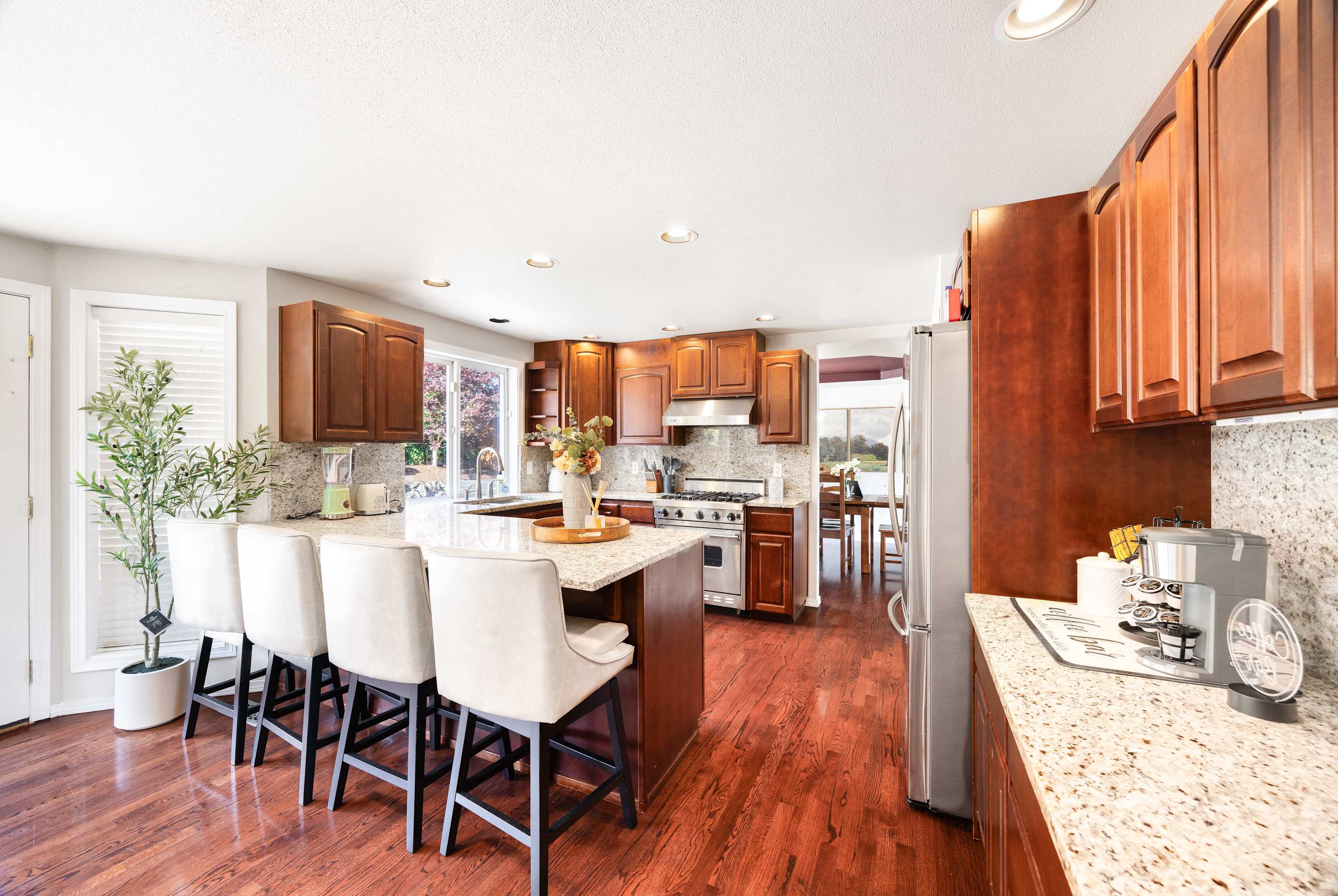 Stylish 4BR retreat with pool & year-round hot tub!