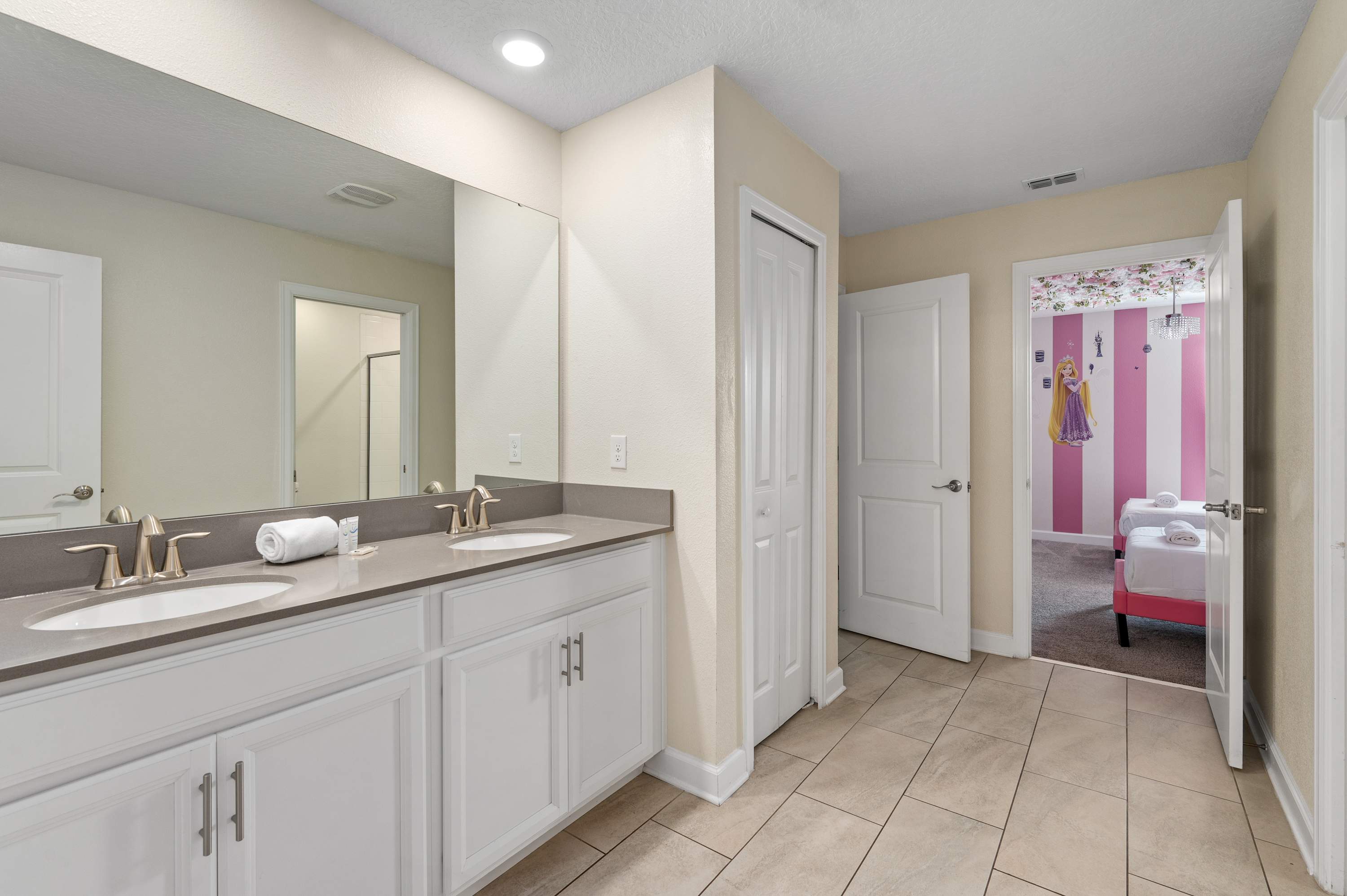 Family villa w/pool, hot tub & water park