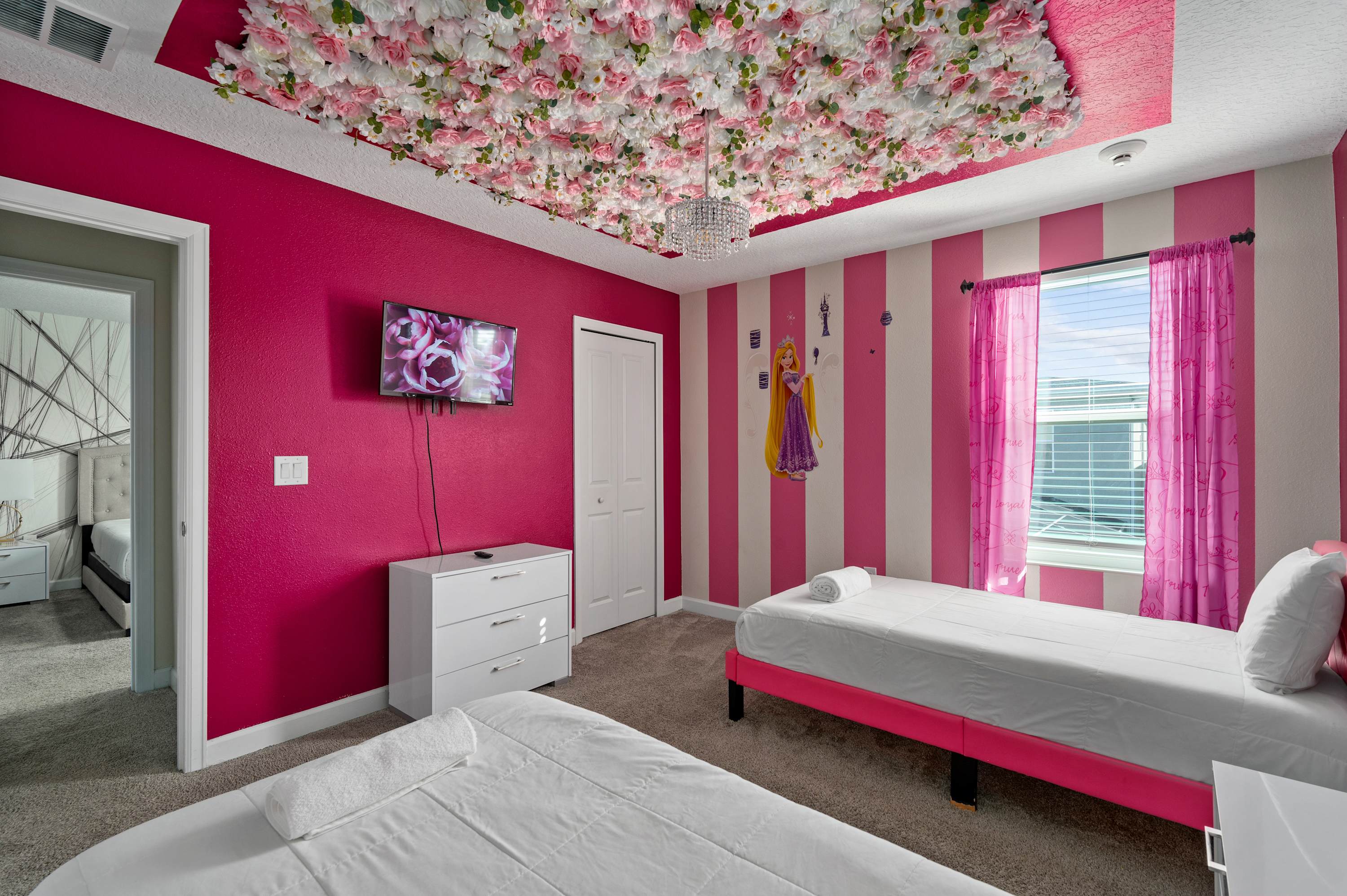 Family villa w/pool, hot tub & water park