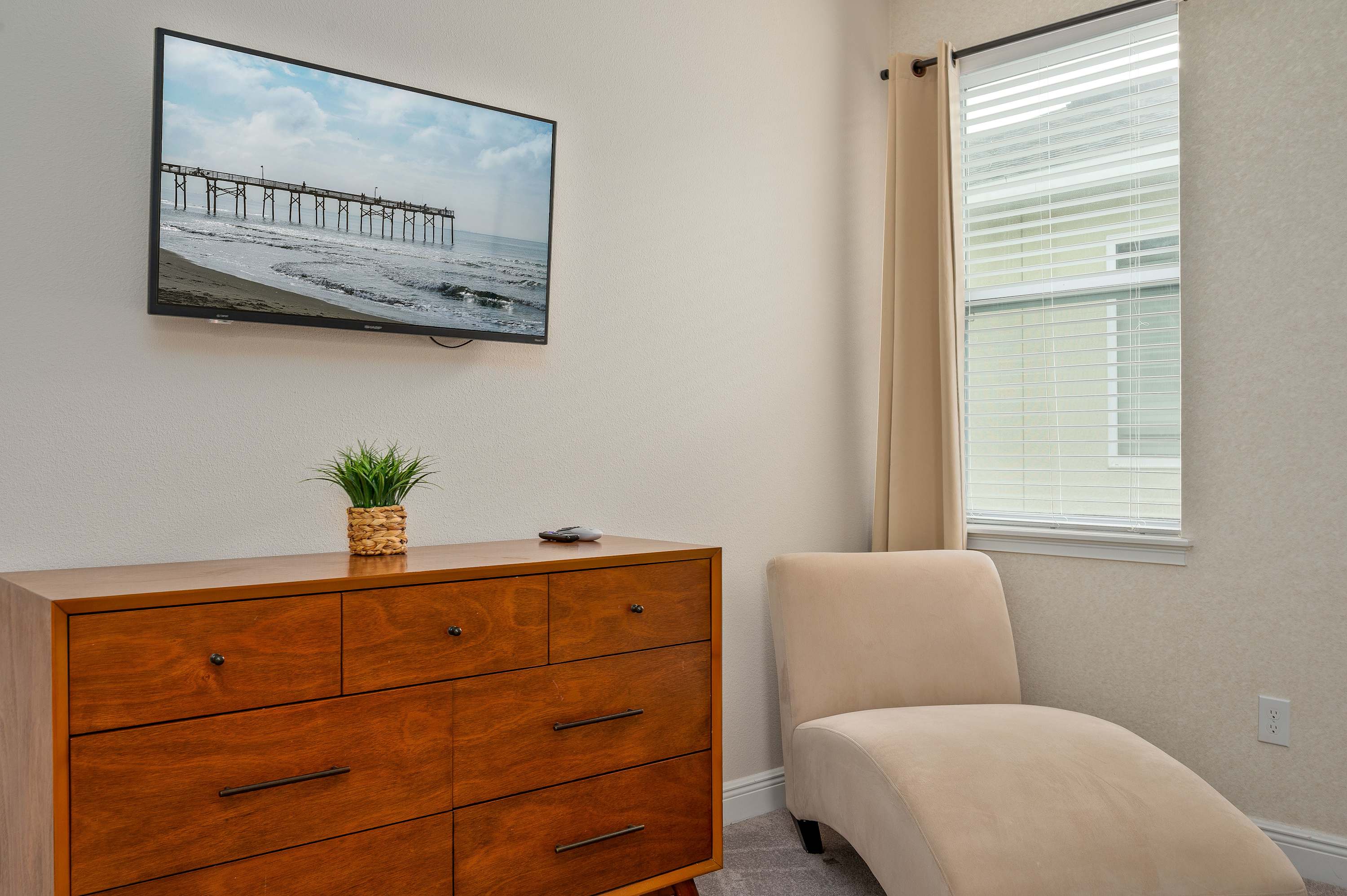 Luxury villa w/private pool & billiard lounge