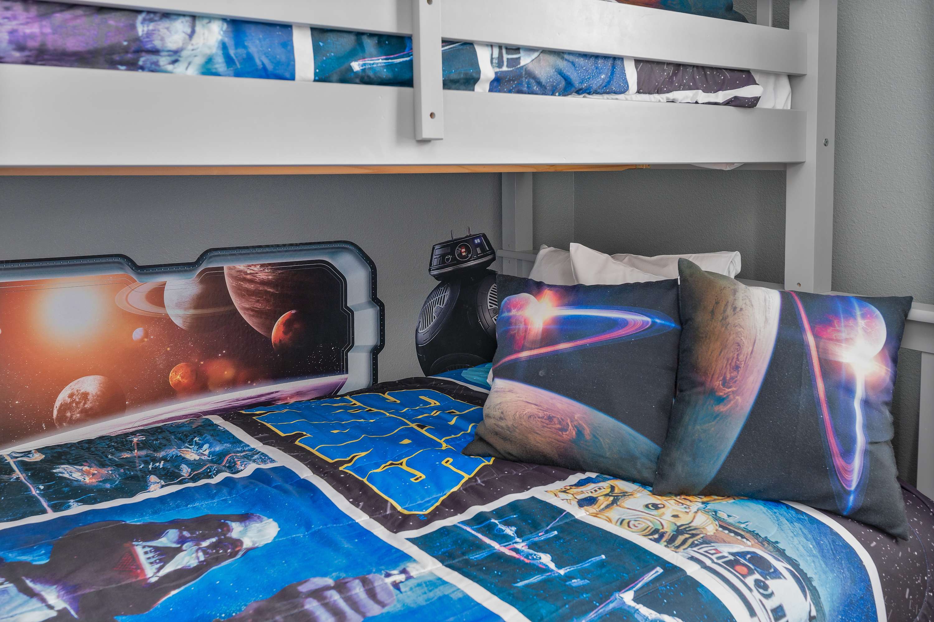 Luxury villa w/private pool & billiard lounge