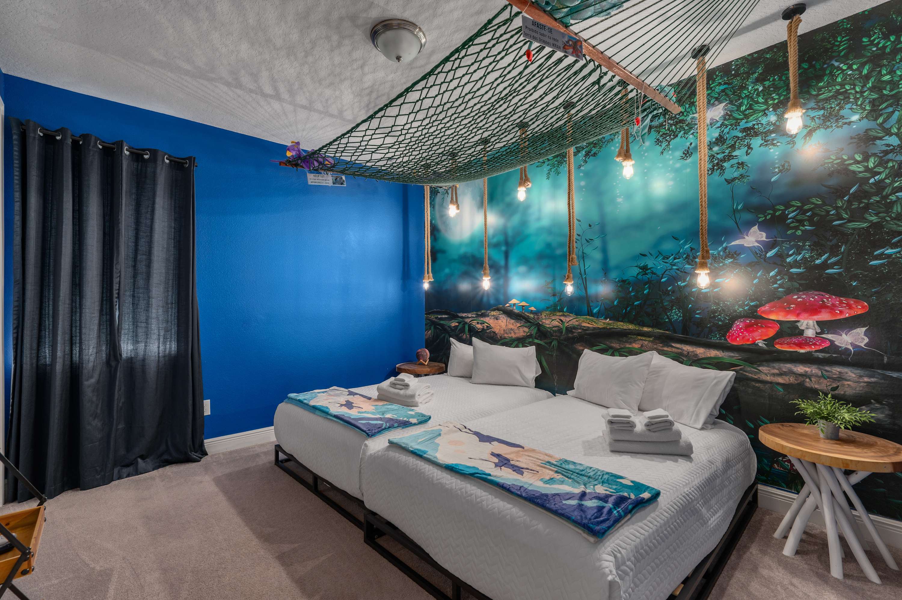 Luxury villa w/private pool & billiard lounge