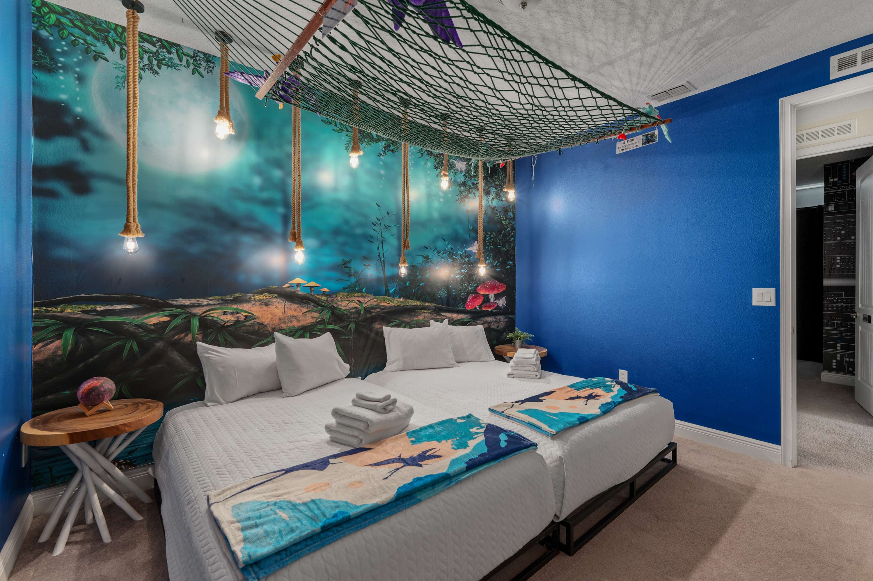 Luxury villa w/private pool & billiard lounge