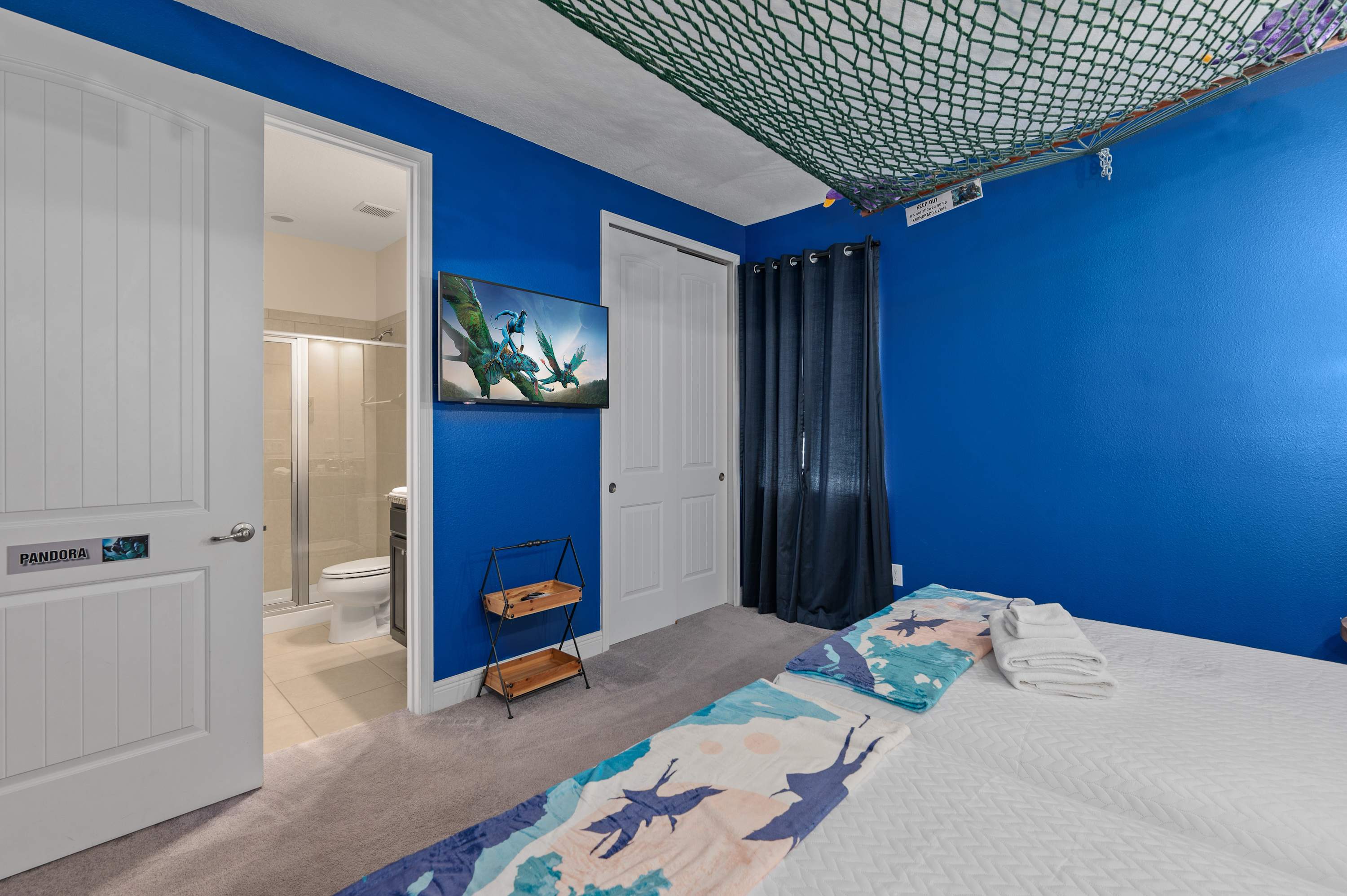 Luxury villa w/private pool & billiard lounge