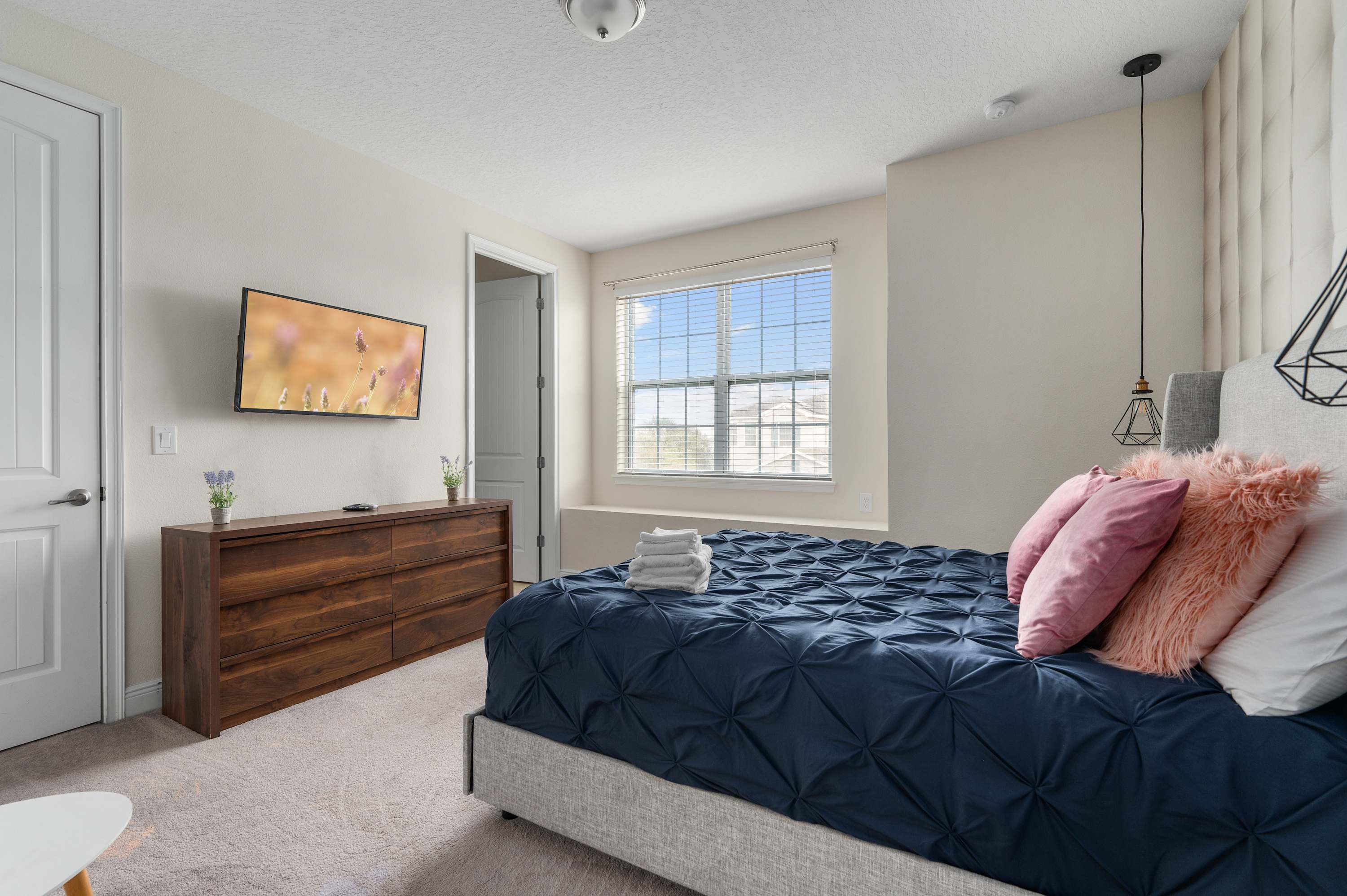 Luxury villa w/private pool & billiard lounge