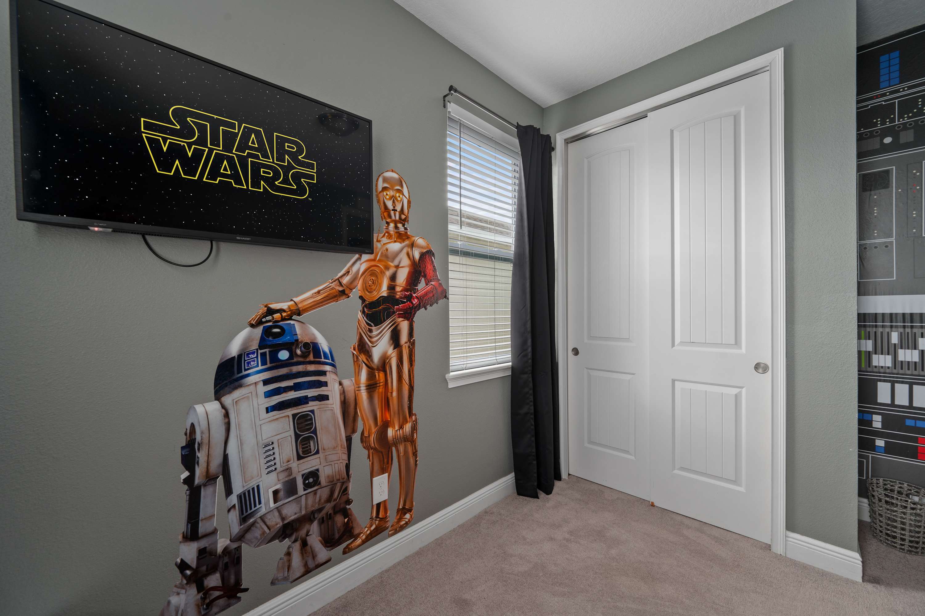 Luxury villa w/private pool & billiard lounge