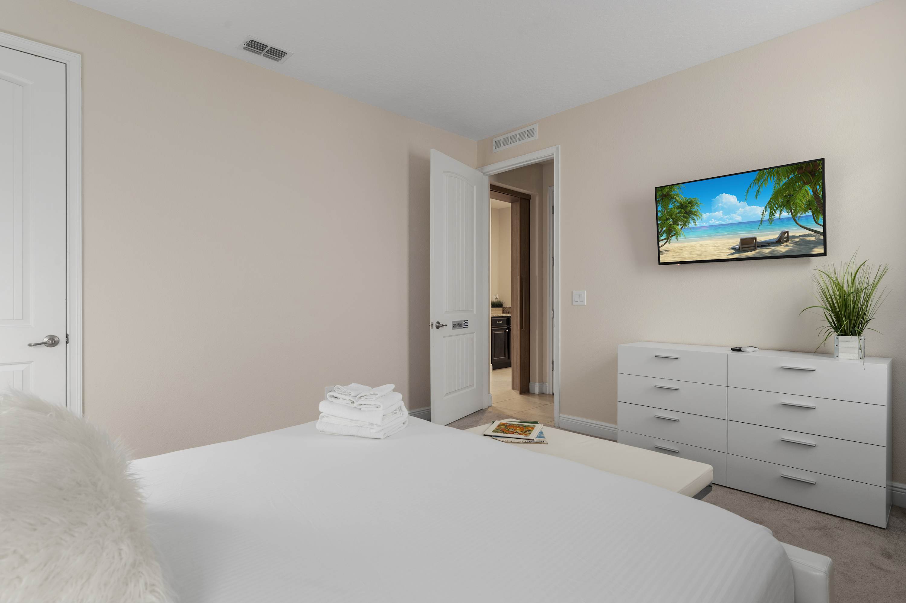 Luxury villa w/private pool & billiard lounge