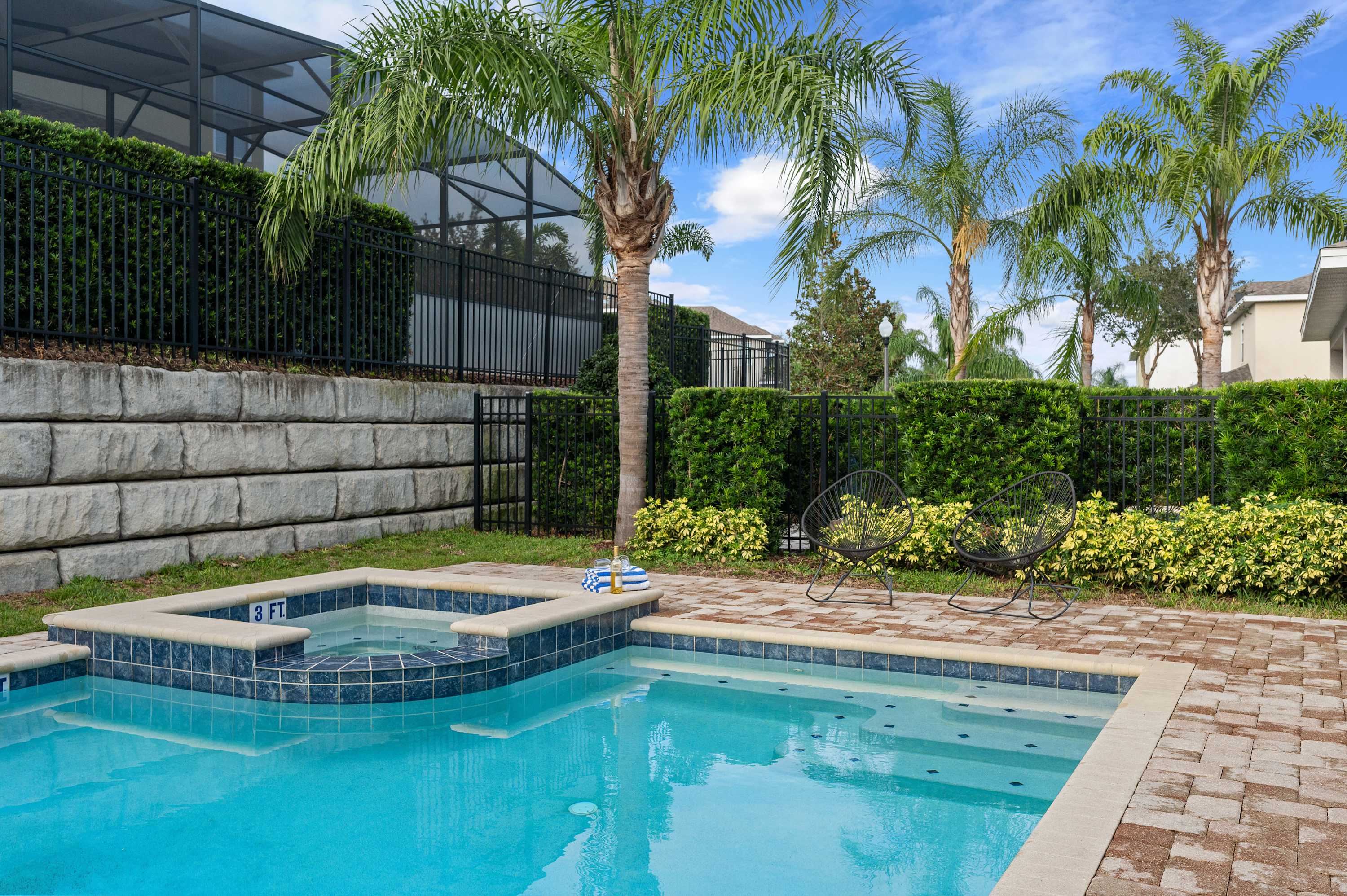 Luxury villa w/private pool & billiard lounge