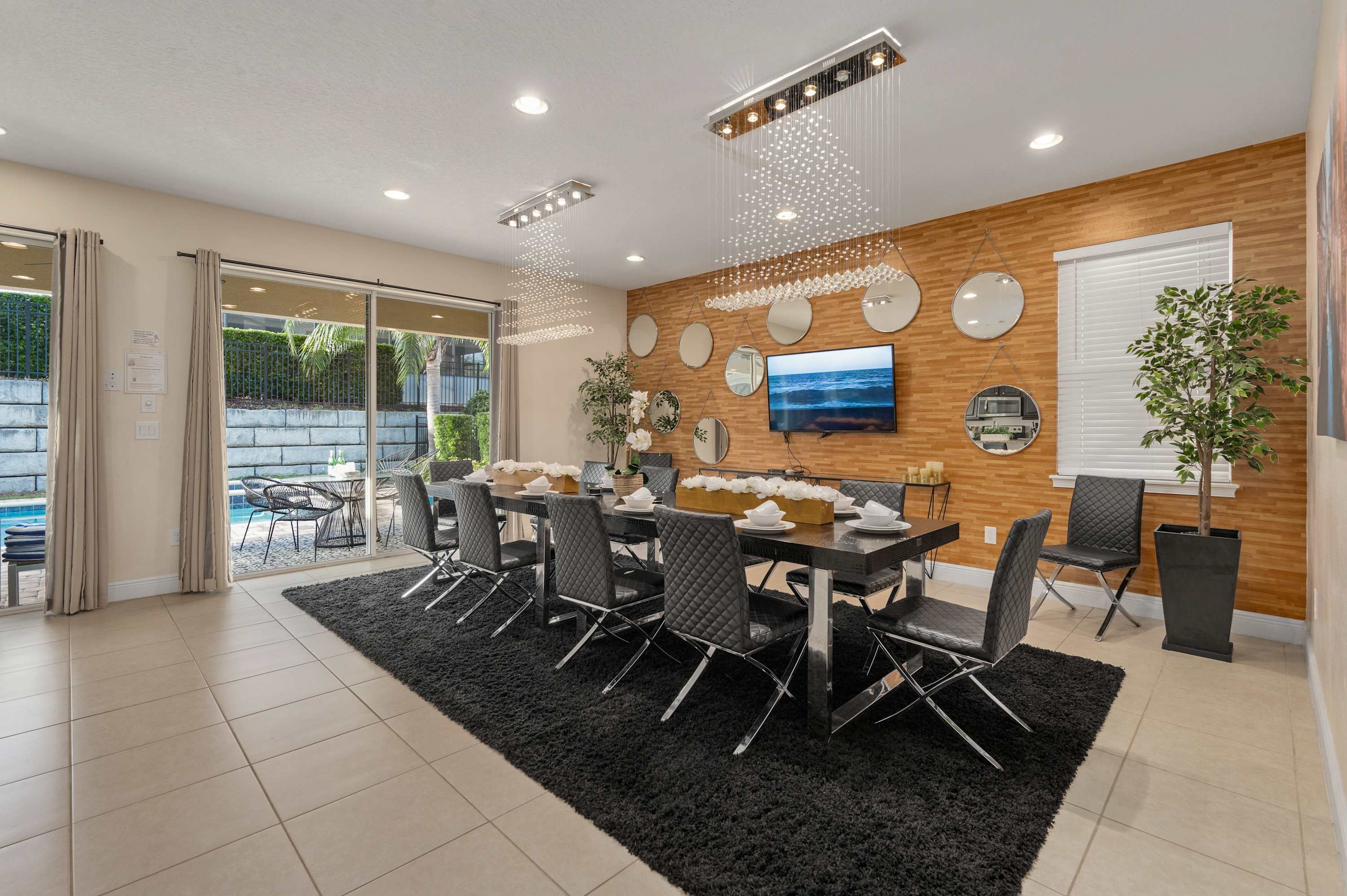 Luxury villa w/private pool & billiard lounge