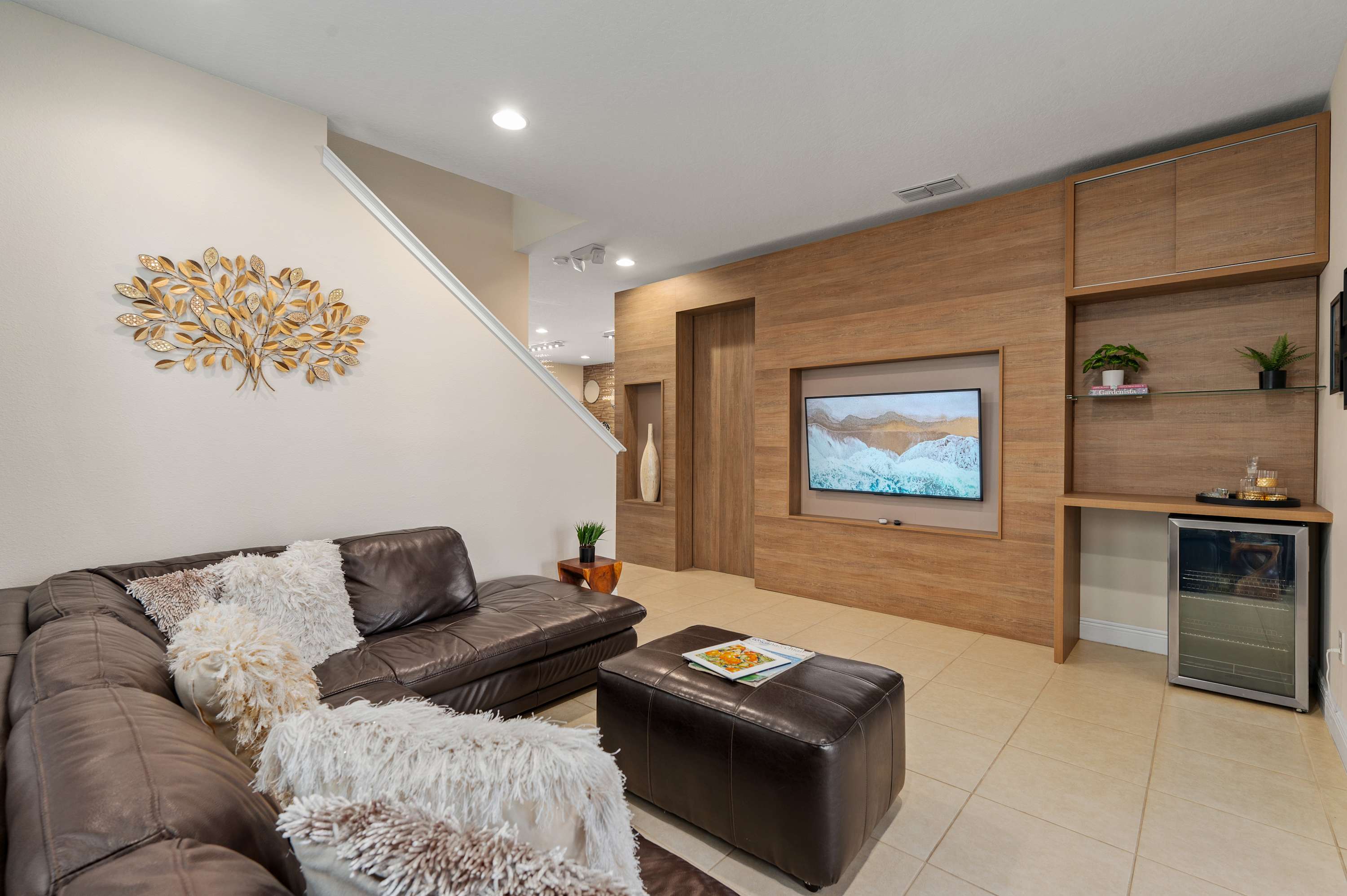 Luxury villa w/private pool & billiard lounge