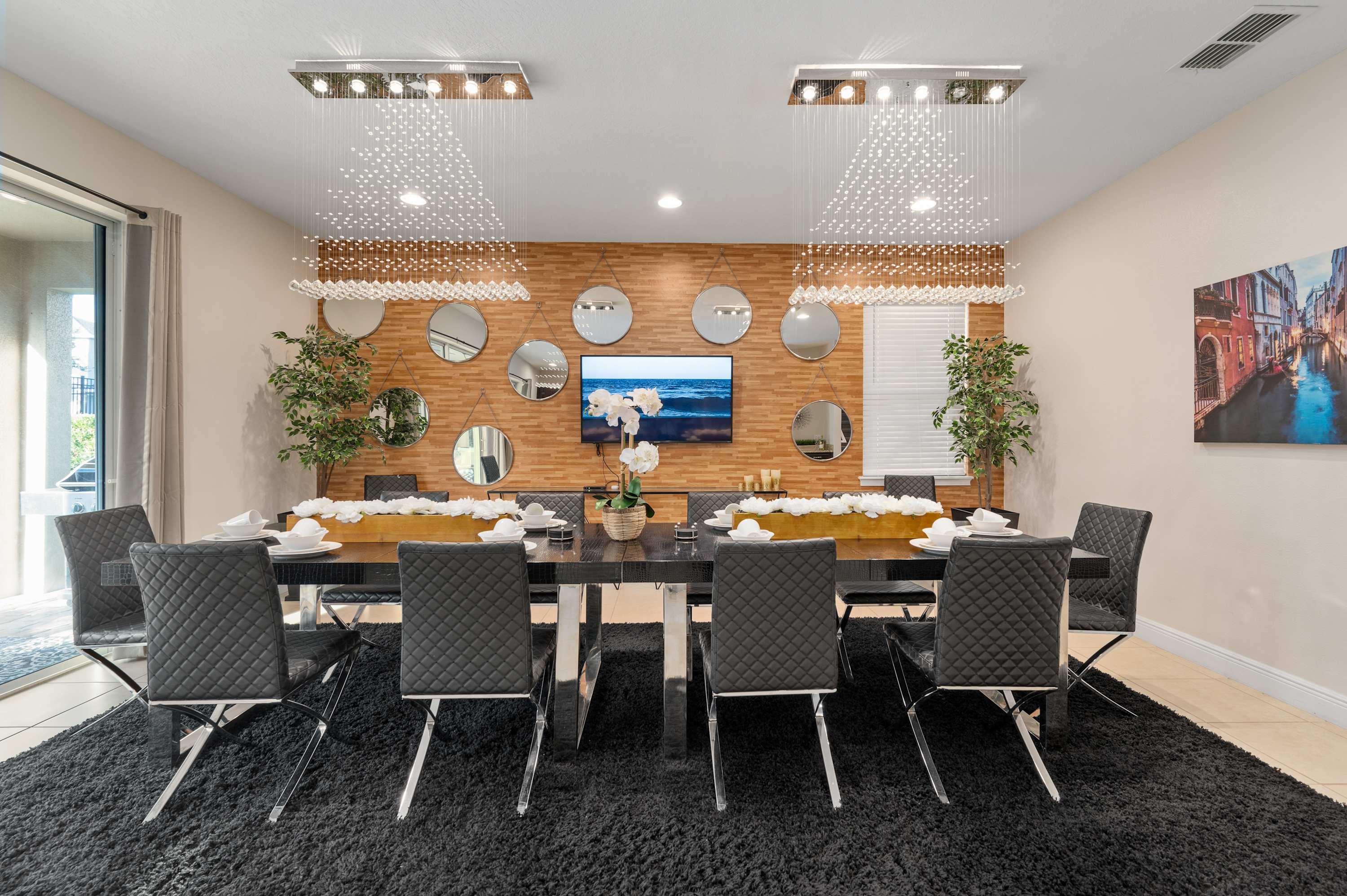 Luxury villa w/private pool & billiard lounge