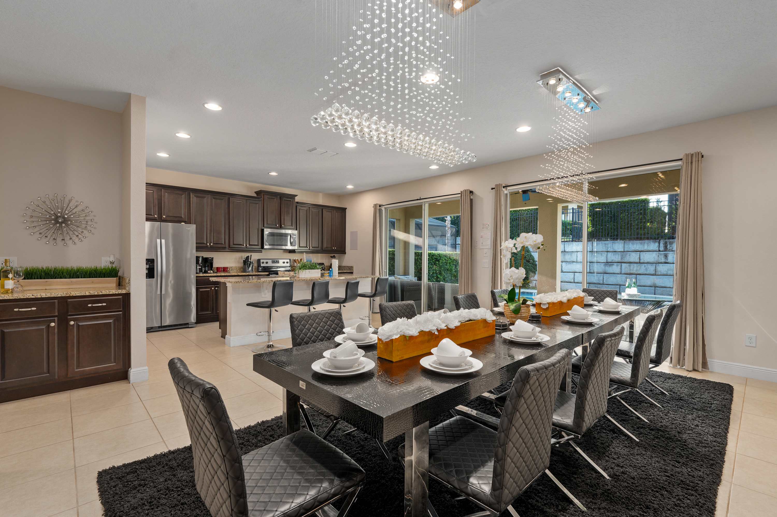 Luxury villa w/private pool & billiard lounge