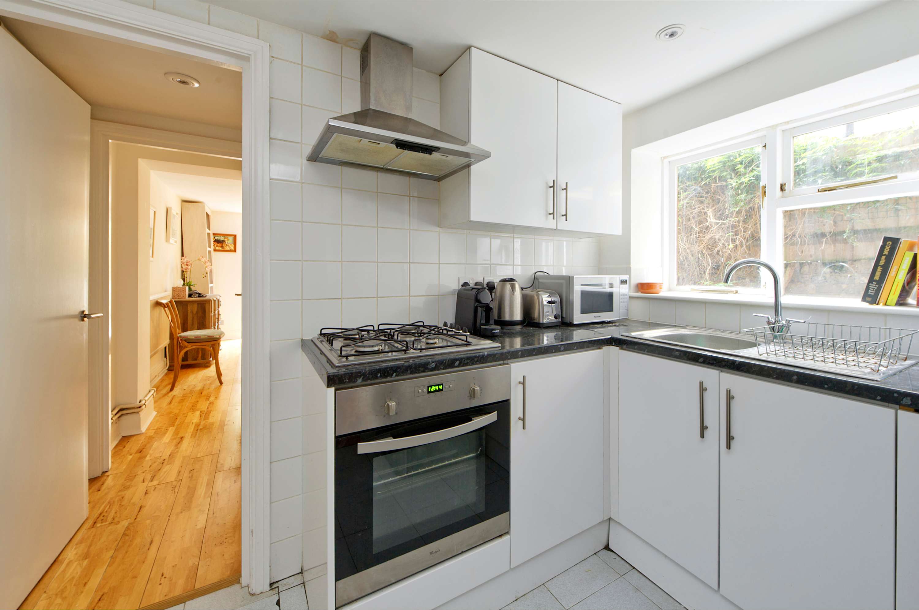 Lovely 2 bed flat with Garden in Queen's Park in Fernhead Road 132 W9 3EN - Property image 13 - VivreStays