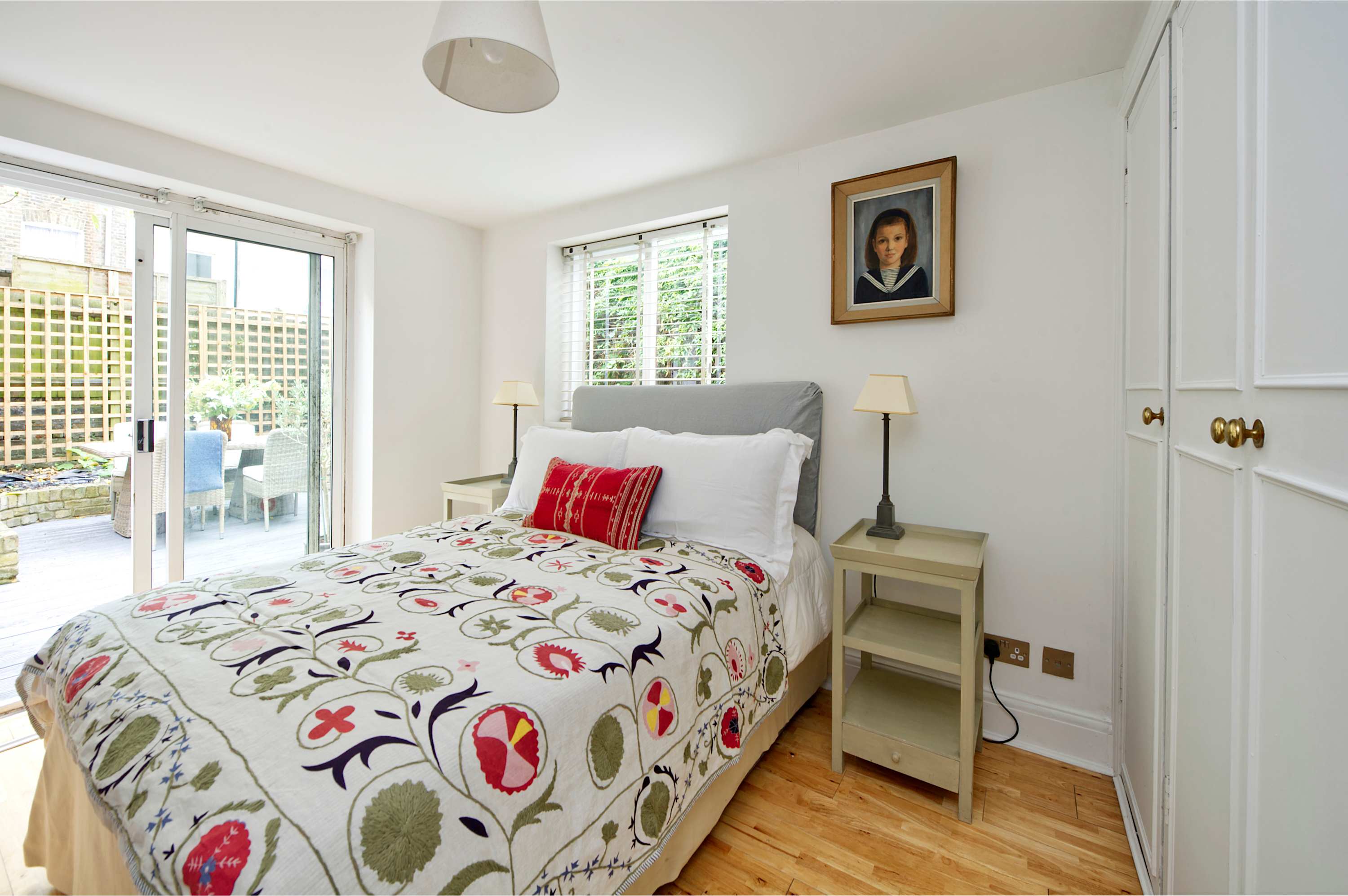 Lovely 2 bed flat with Garden in Queen's Park in Fernhead Road 132 W9 3EN - Property image 14 - VivreStays