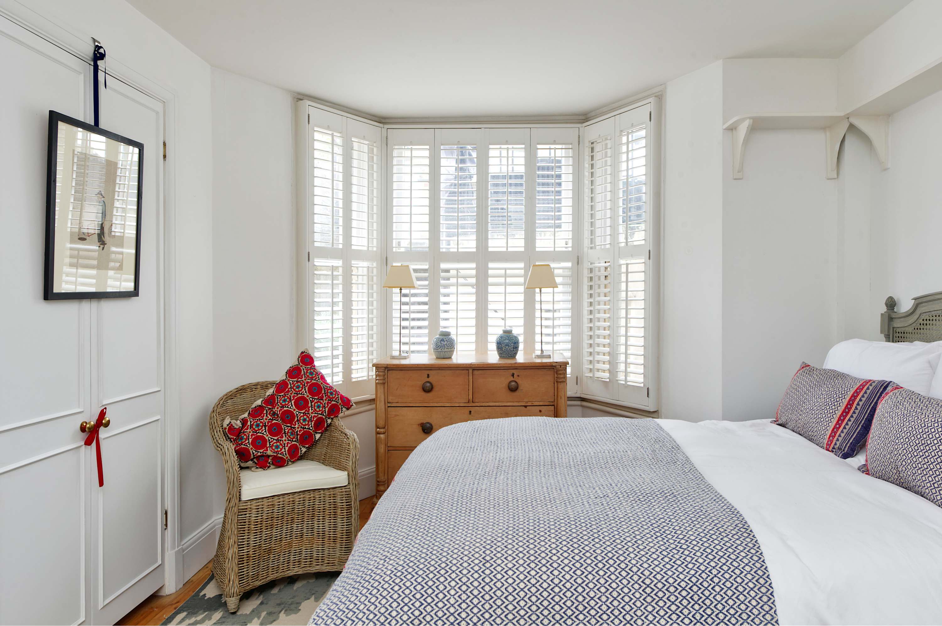 Lovely 2 bed flat with Garden in Queen's Park in Fernhead Road 132 W9 3EN - Property image 12 - VivreStays
