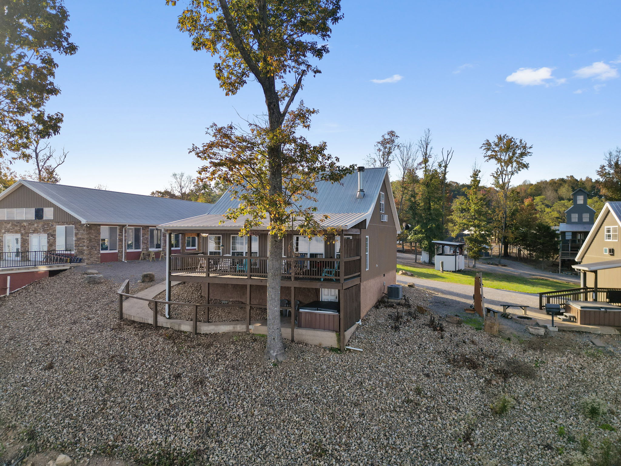 Attitude Adjustment Cabin with hot tub fire pit indoor pool