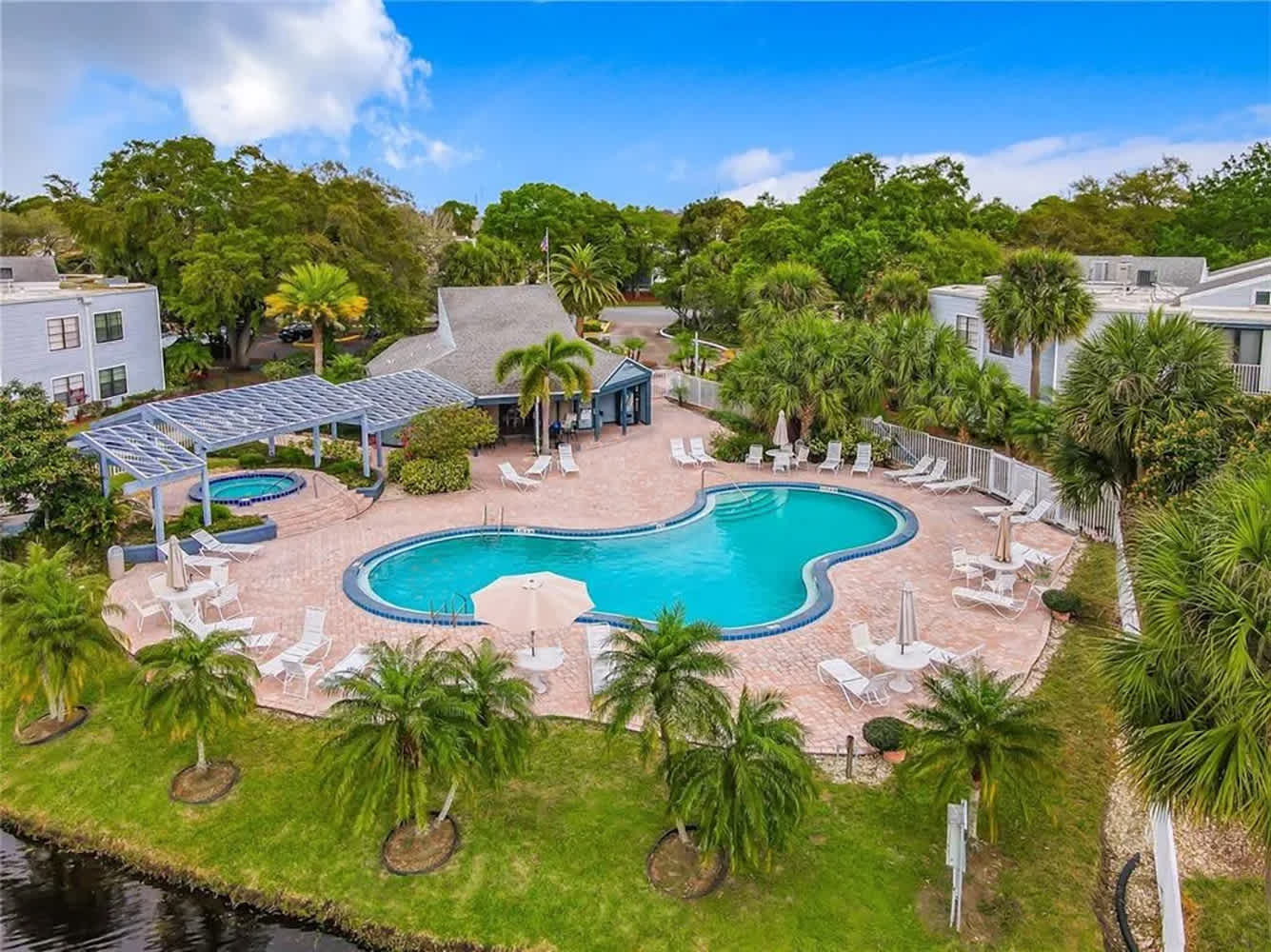 Upstay 2BR Family Condo Ventura Golf Country Club 5