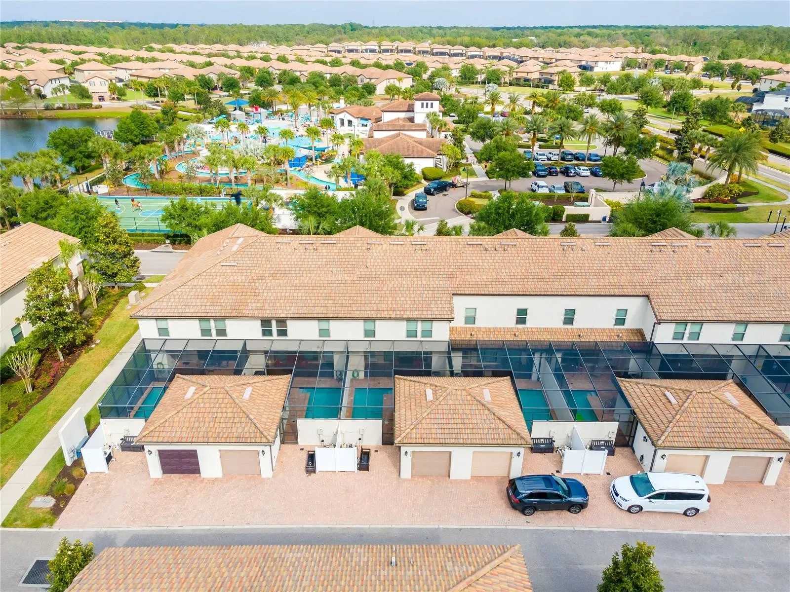 Spacious villa near Disney w/ private pool