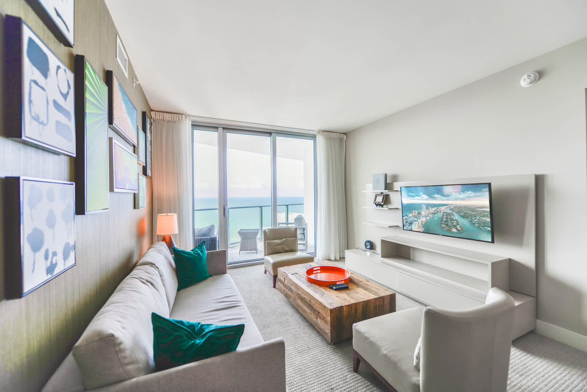 Oceanfront 2-Bedroom Condo with Stunning Views - Foto 1