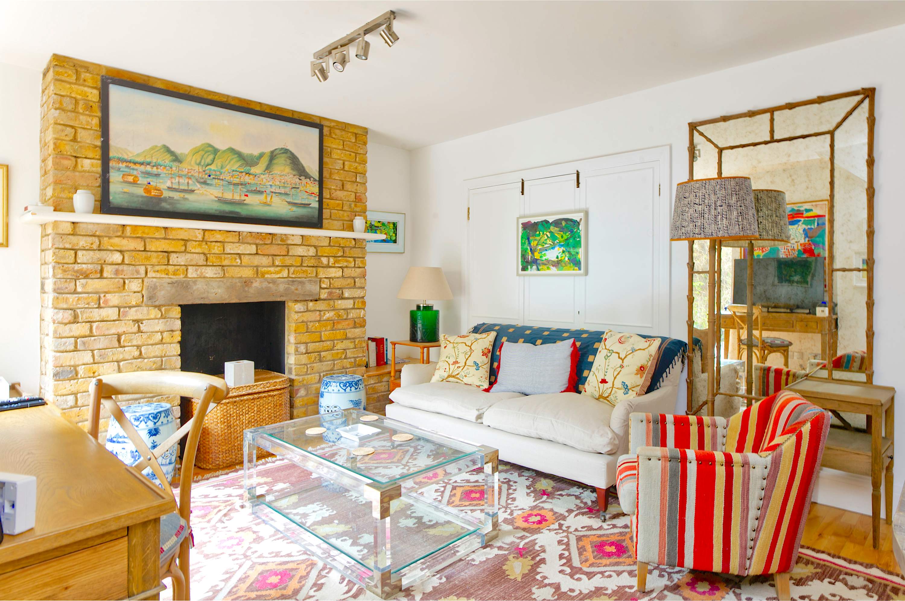 Lovely 2 bed flat with Garden in Queen's Park in Fernhead Road 132 W9 3EN - Property image 2 - VivreStays