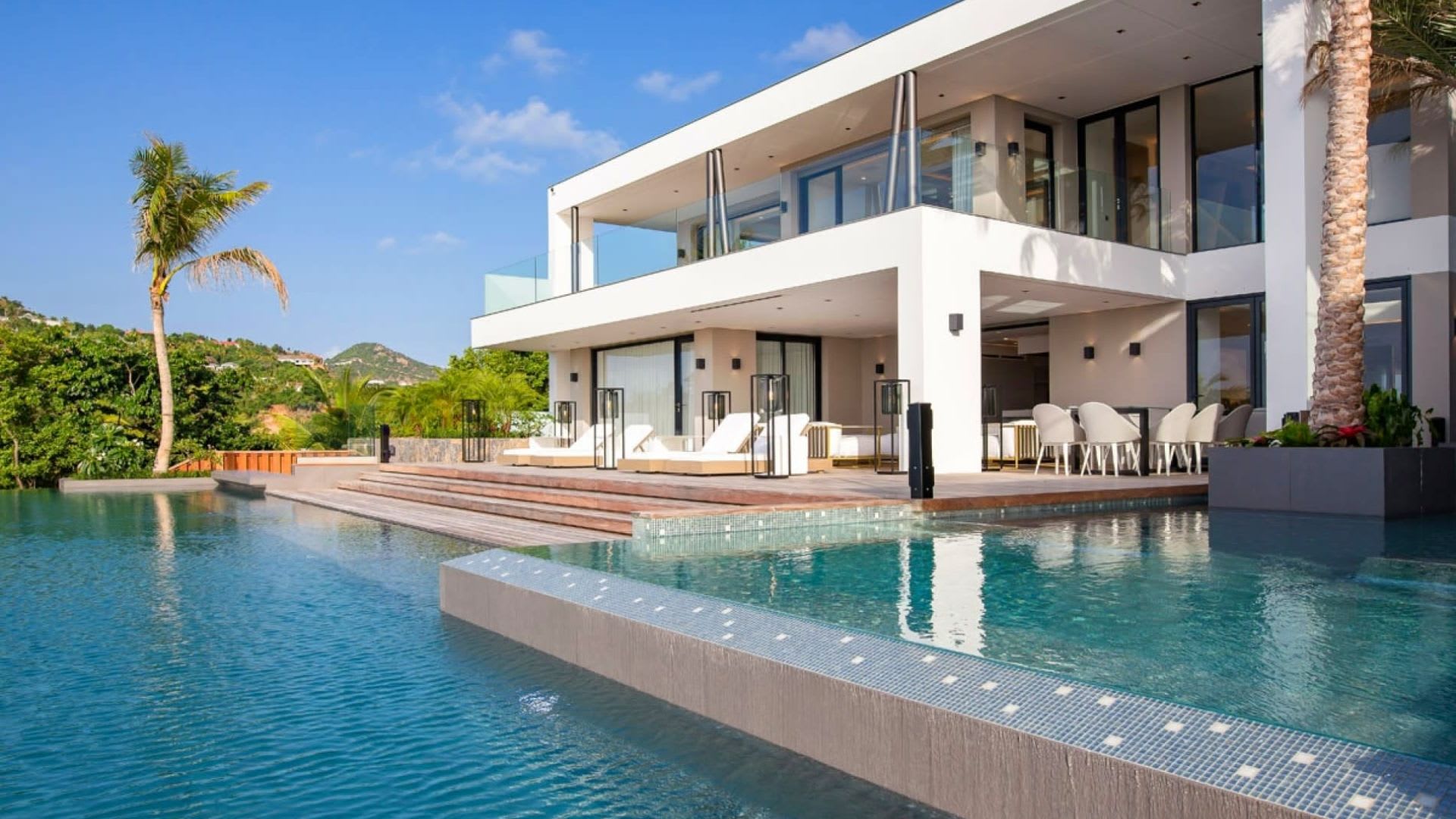 Opulent 6 Bedroom Ocean View Villa with Pool 5