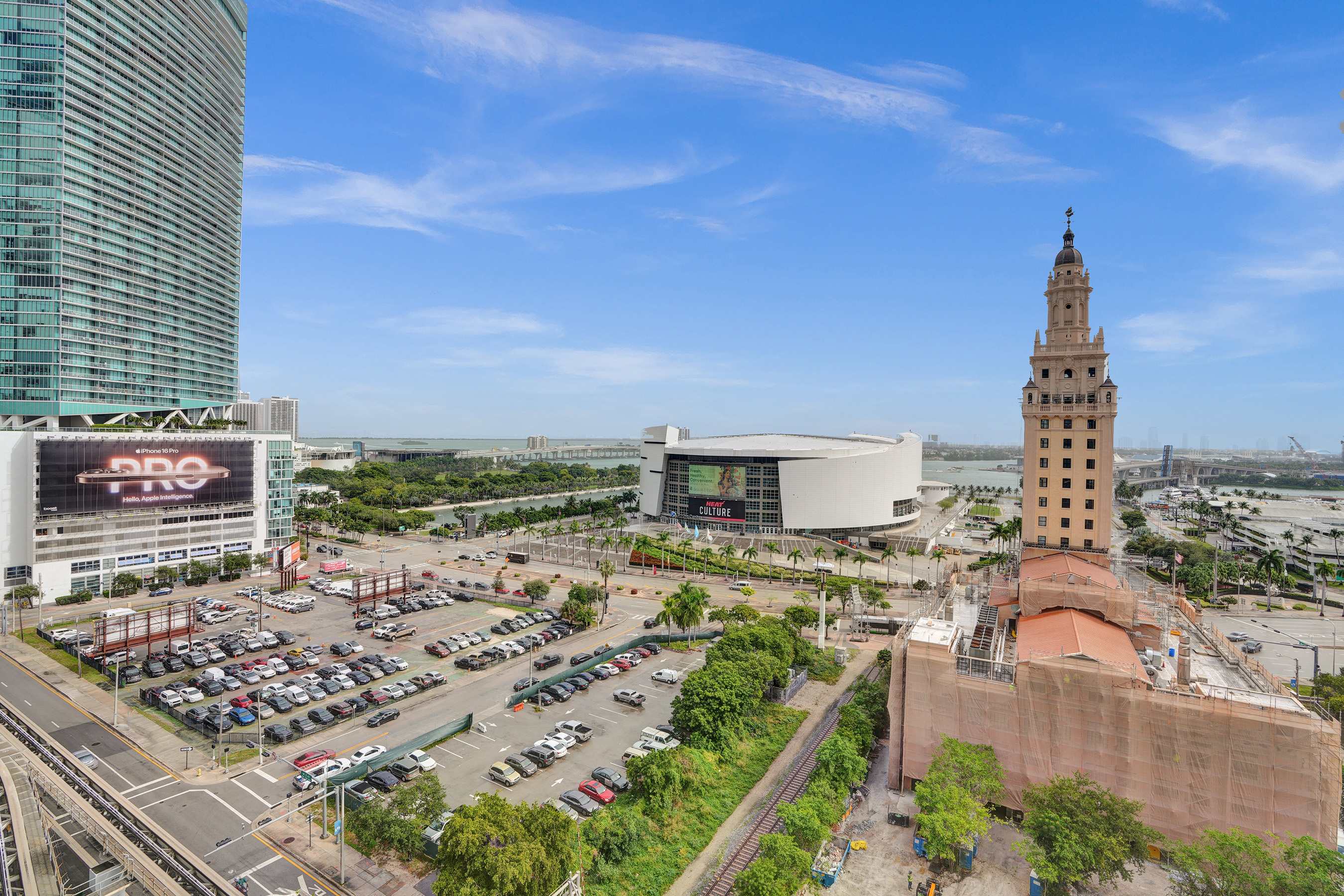 NEW Stunning 2/2 with Panoramic Views of Miami PH Condo 50th floor | Photo 34