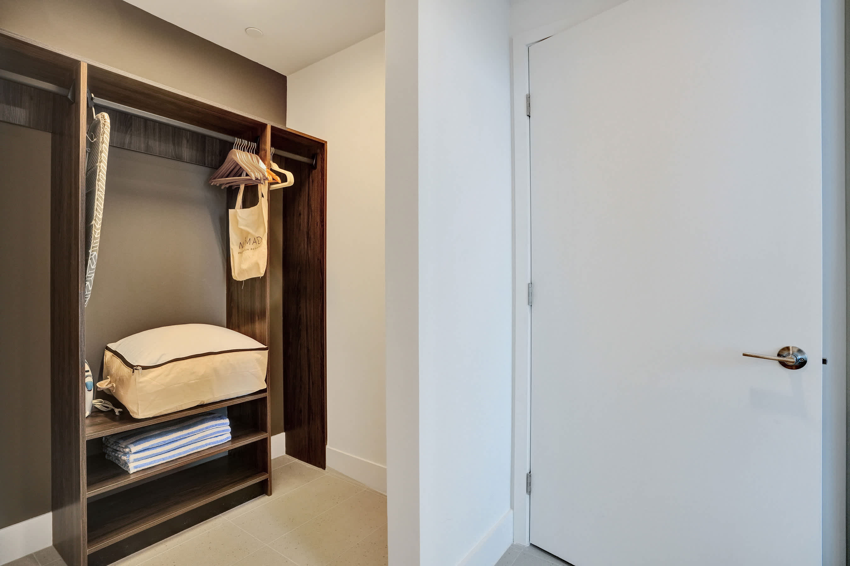 NEW Stunning 2/2 with Panoramic Views of Miami PH Condo 50th floor | Photo 8