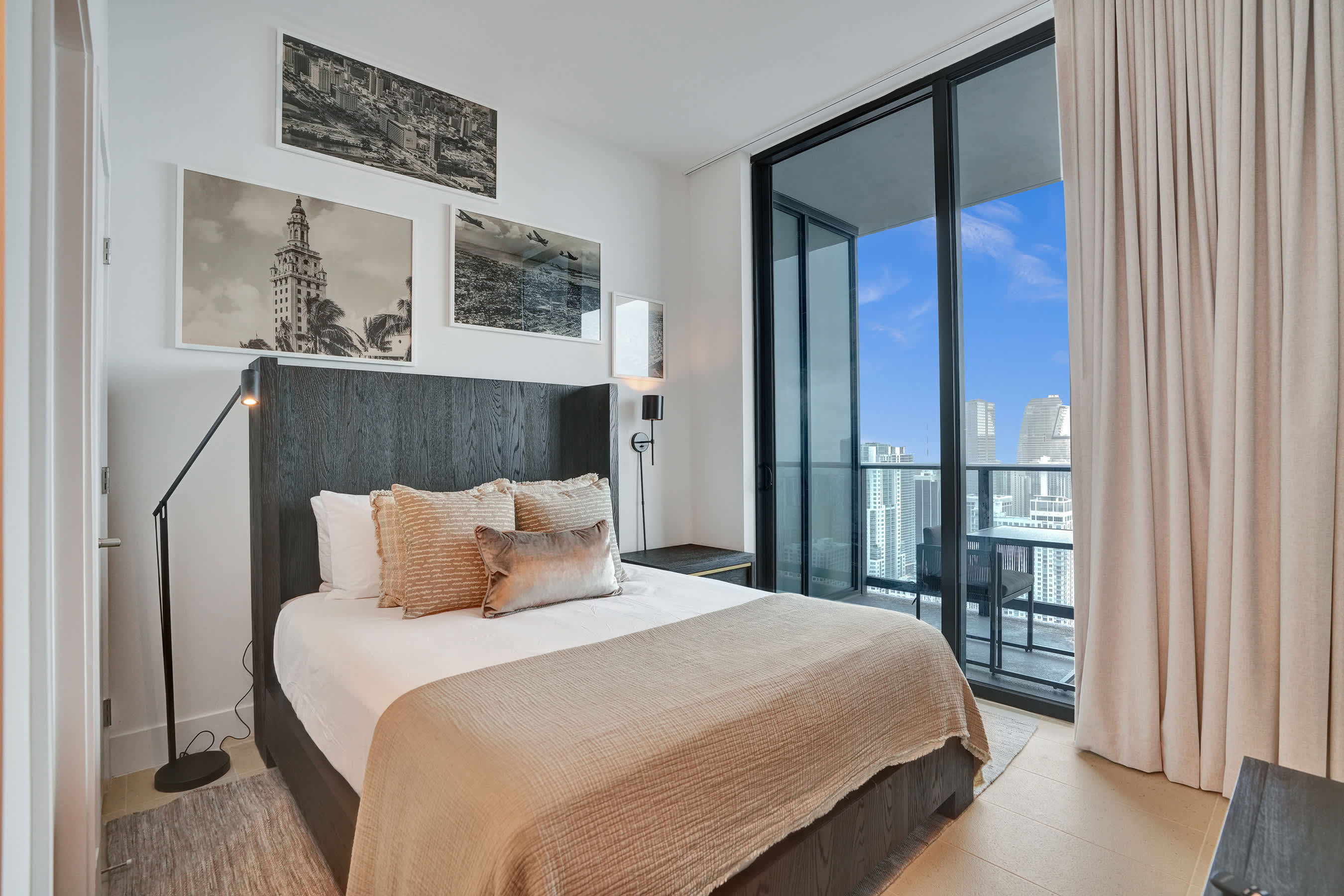 NEW Stunning 2/2 with Panoramic Views of Miami PH Condo 50th floor | Photo 15