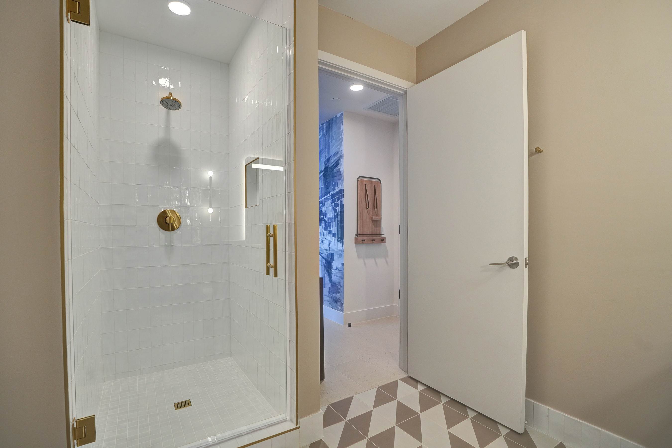 NEW Stunning 2/2 with Panoramic Views of Miami PH Condo 50th floor | Photo 20