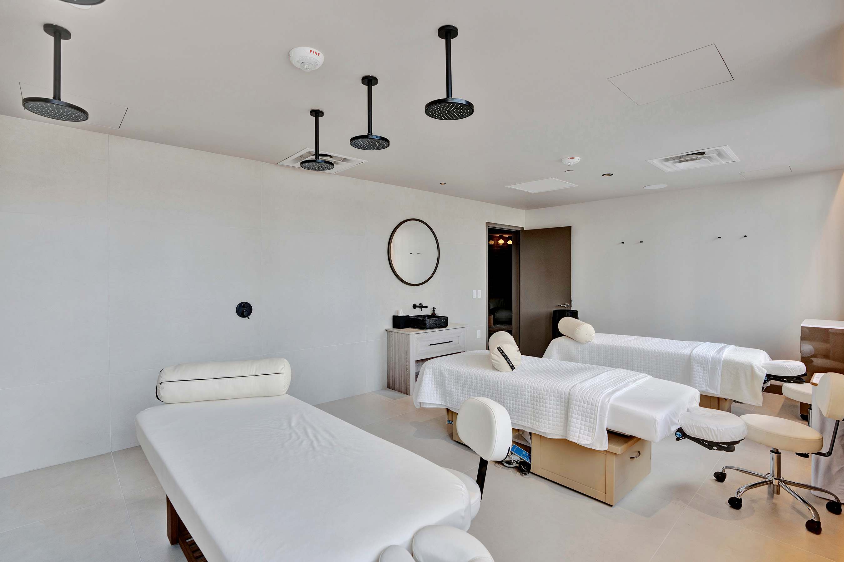 NEW Stunning 2/2 with Panoramic Views of Miami PH Condo 50th floor | Photo 53