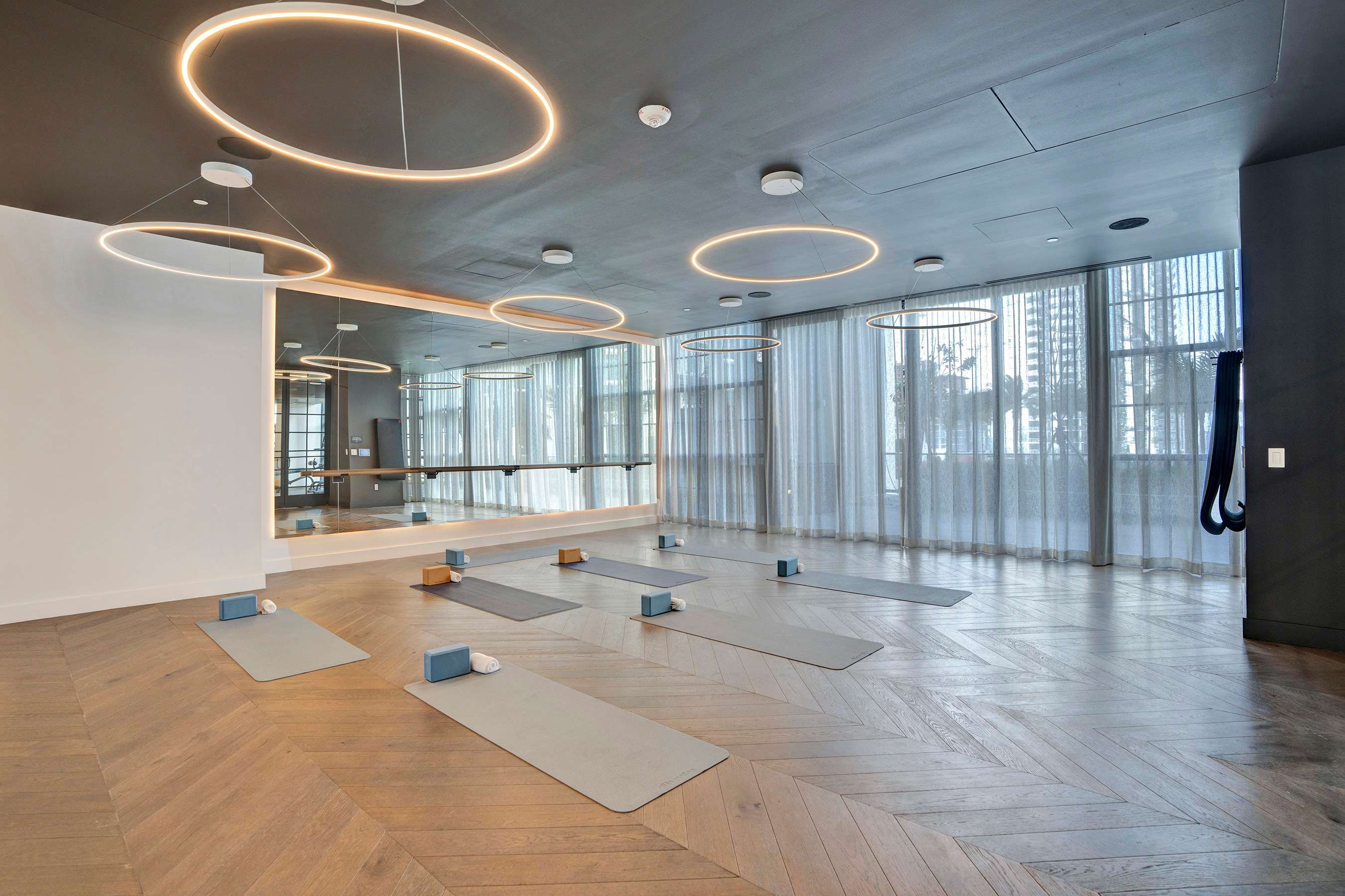 NEW Stunning 2/2 with Panoramic Views of Miami PH Condo 50th floor | Photo 61