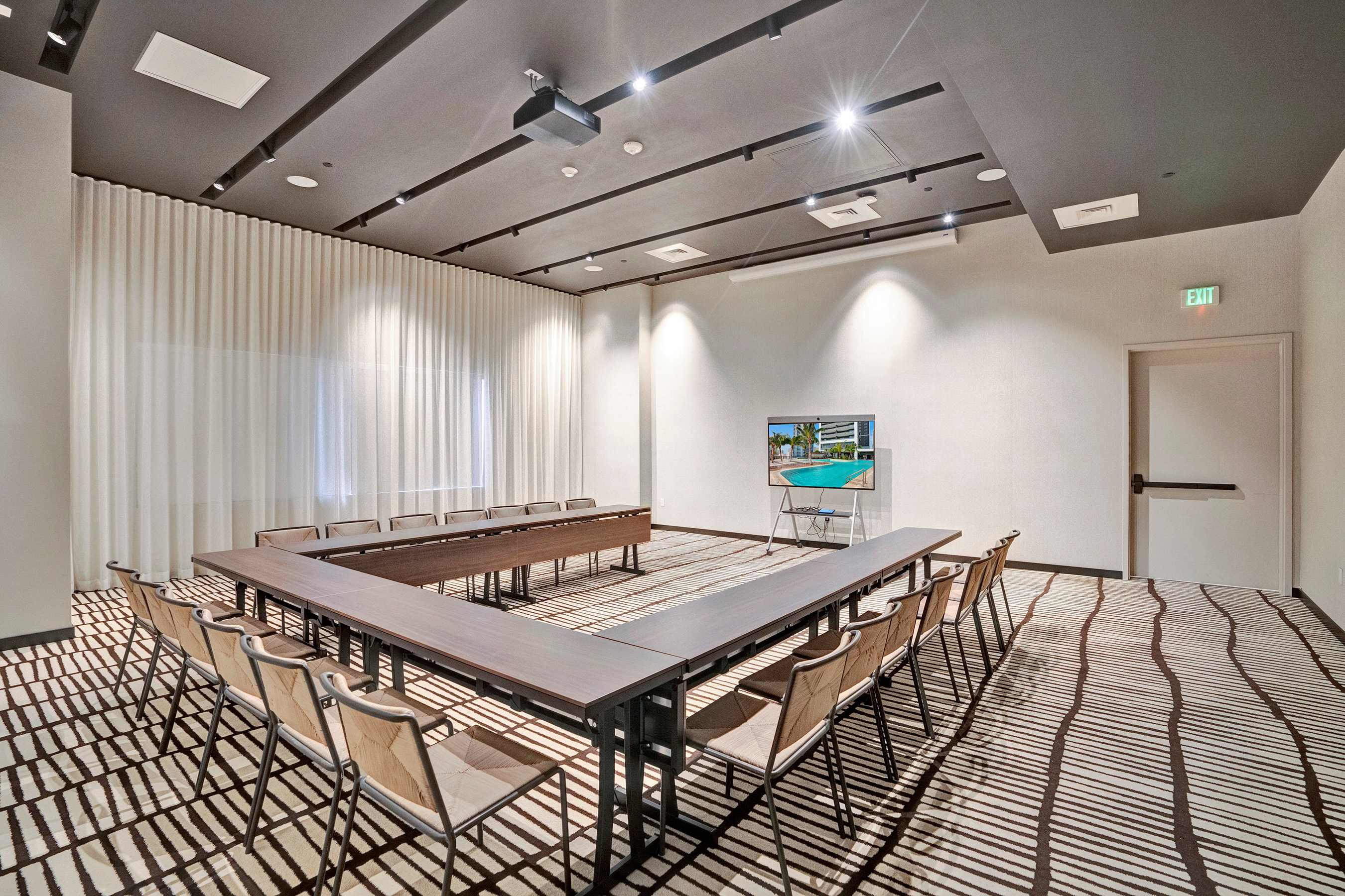 NEW Stunning 2/2 with Panoramic Views of Miami PH Condo 50th floor | Photo 84