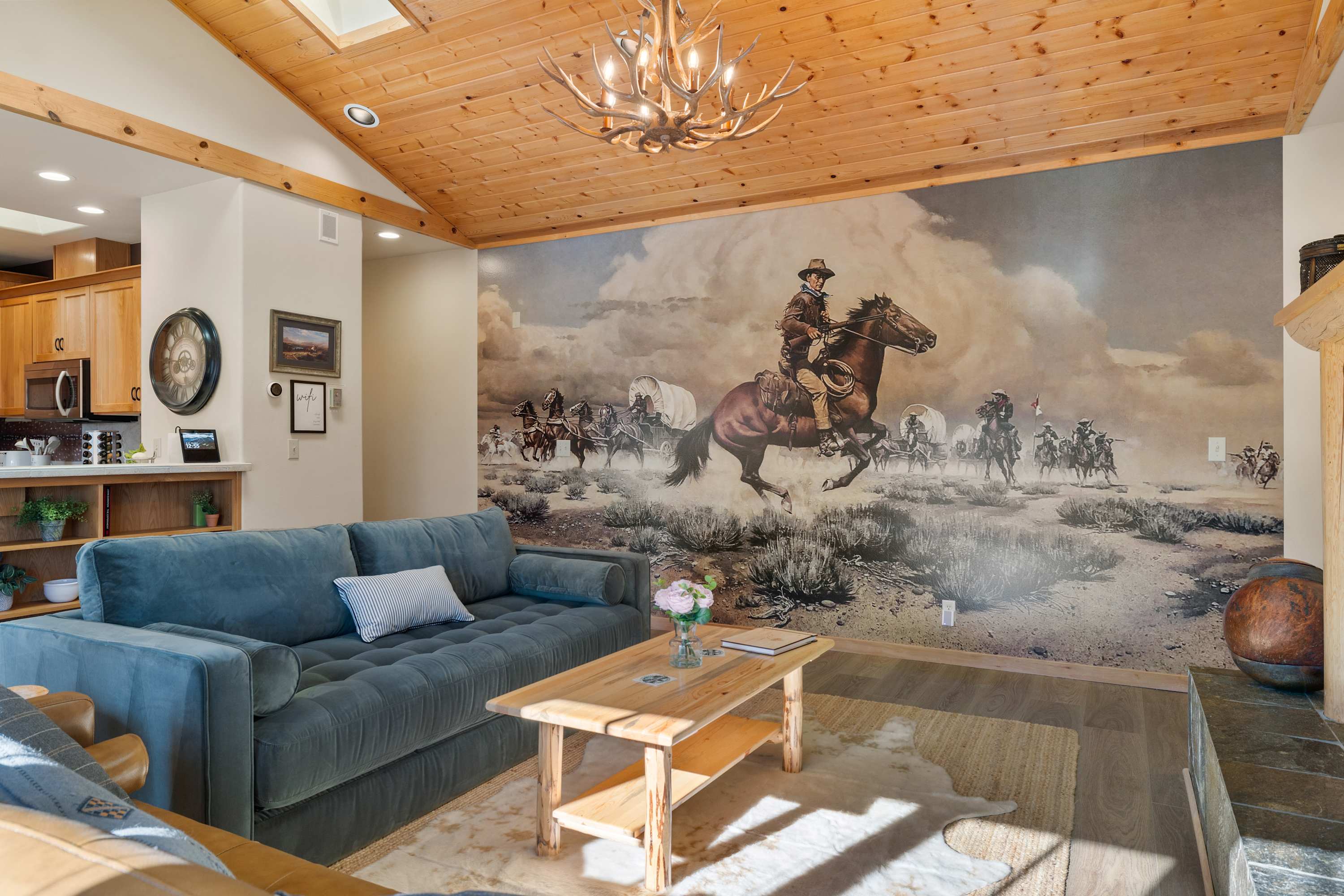Walk to Downtown with Pool, Hot Tub + more access — Sisters, OR — vacation rental