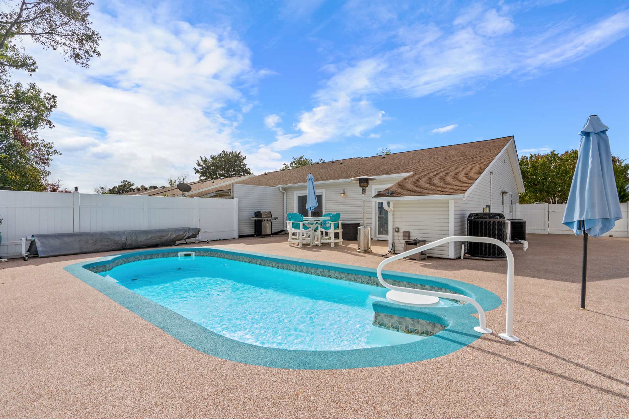 Salty Breeze Retreat With Pool & LSV By Beach Star 2