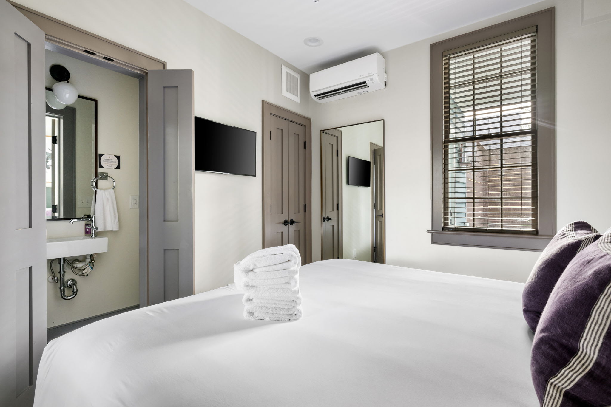 Rosemary House | Unit B | Sleeps 6