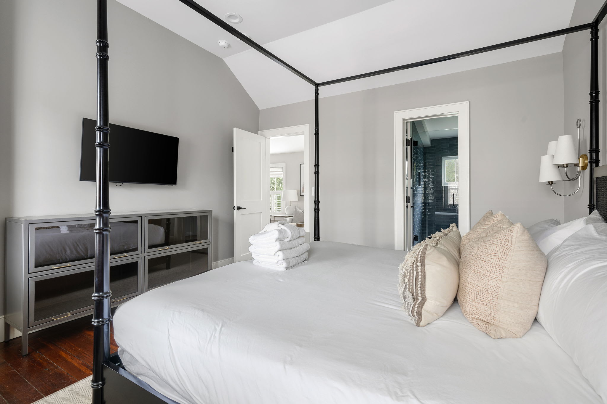 Thomas Waring House | Unit D | Sleeps 6
