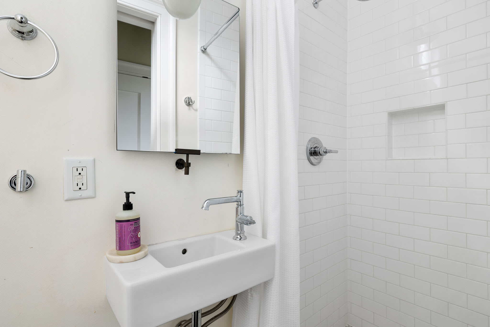 Harleston House | Unit B | Sleeps 7