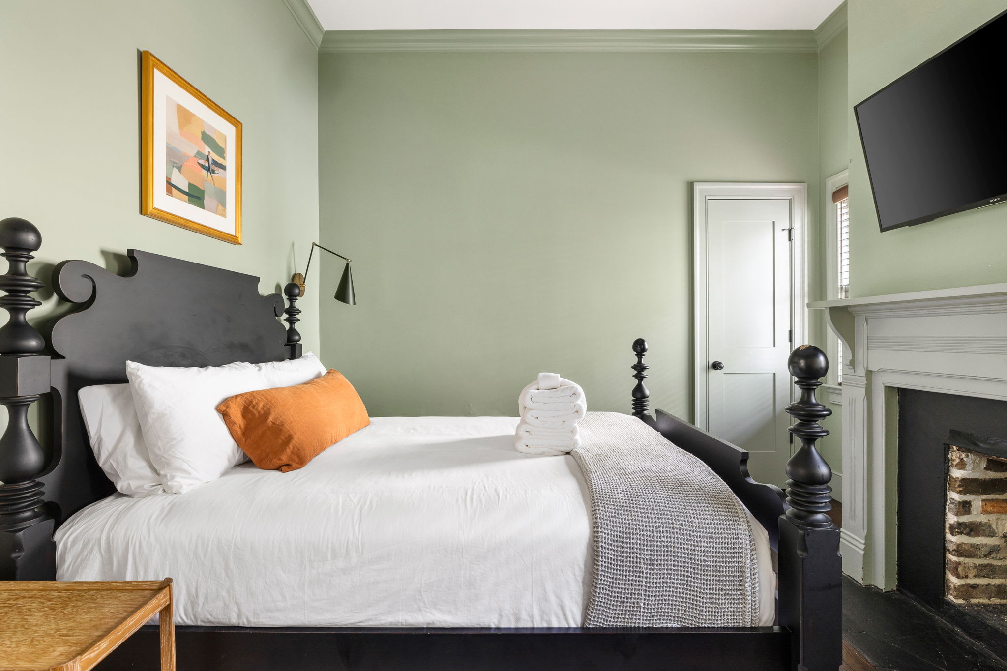 Harleston House | Unit B | Sleeps 7