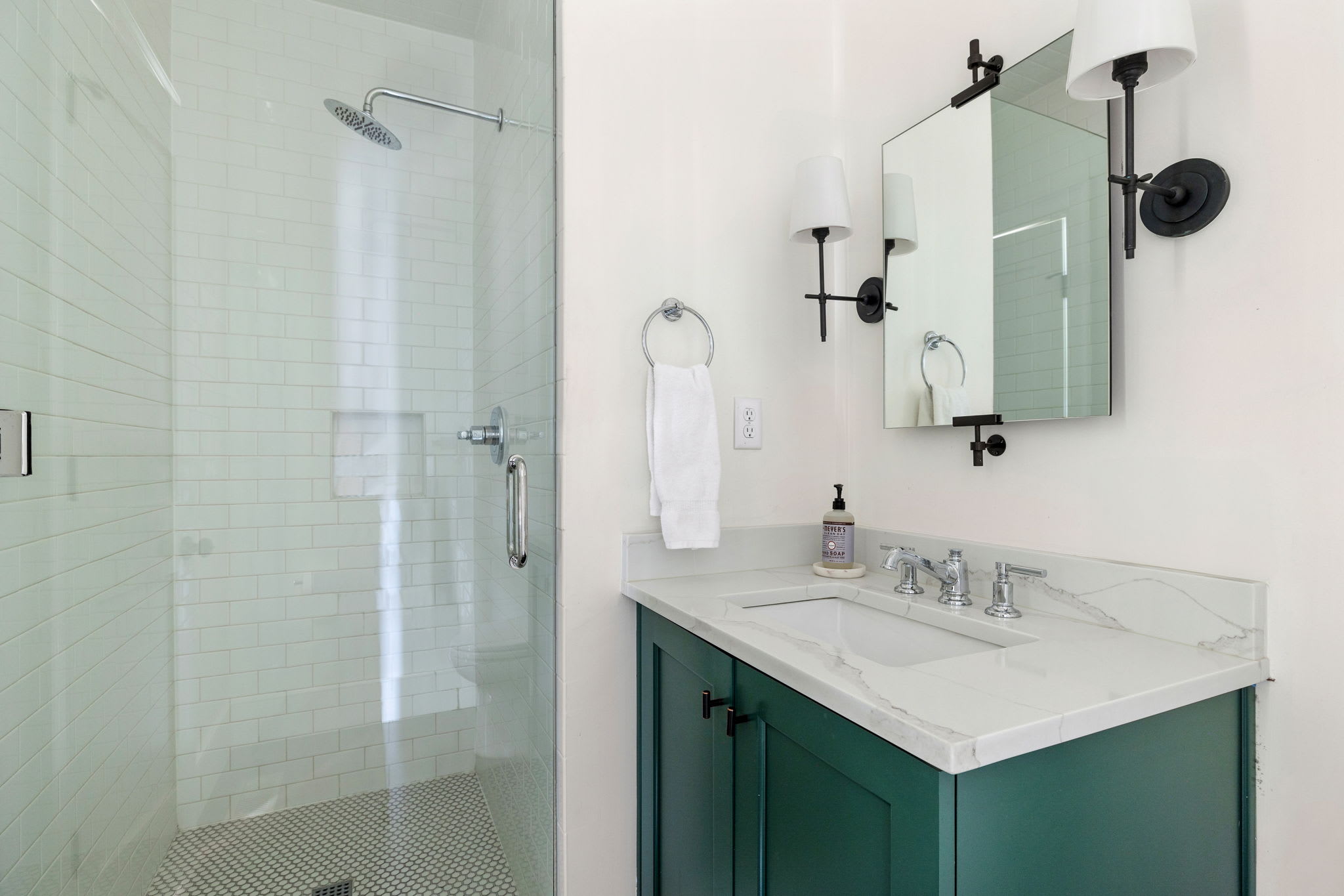 Harleston House | Unit B | Sleeps 7