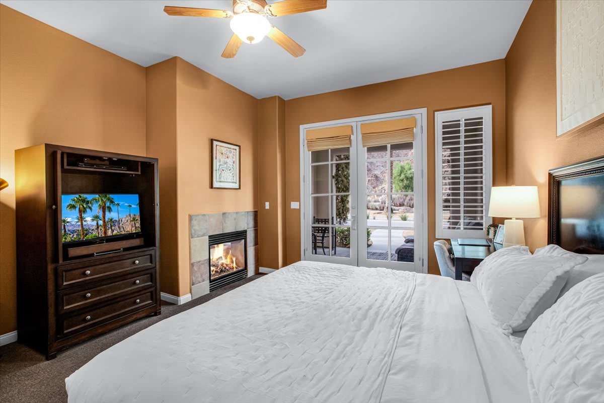 Tranquil Studio with Captivating Desert Views #B - Photo 5