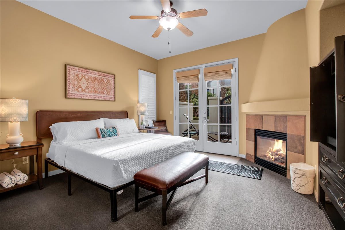 Tranquil Studio with Captivating Desert Views #C - Photo 2