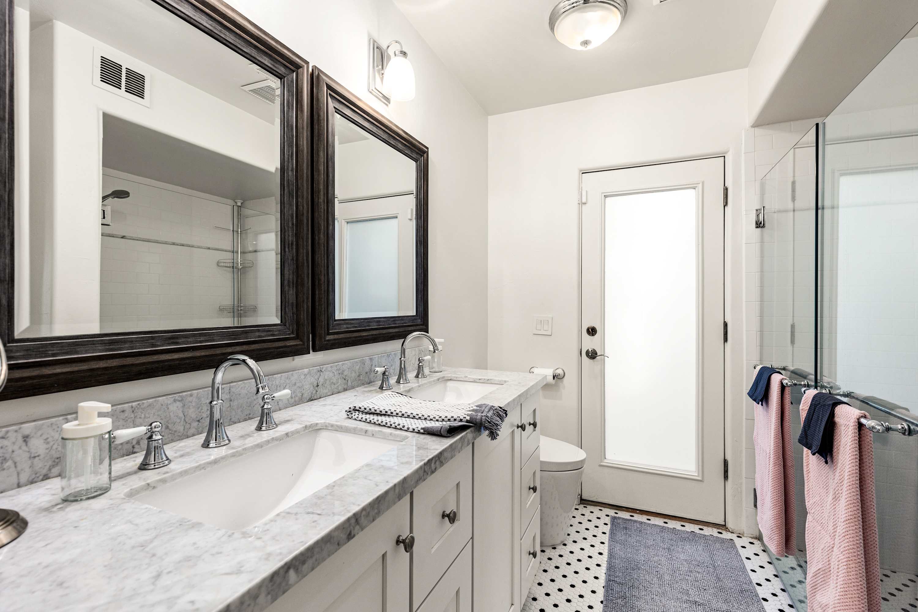 Historic Gem with Pool in the heart of Downtown! - Foto 13