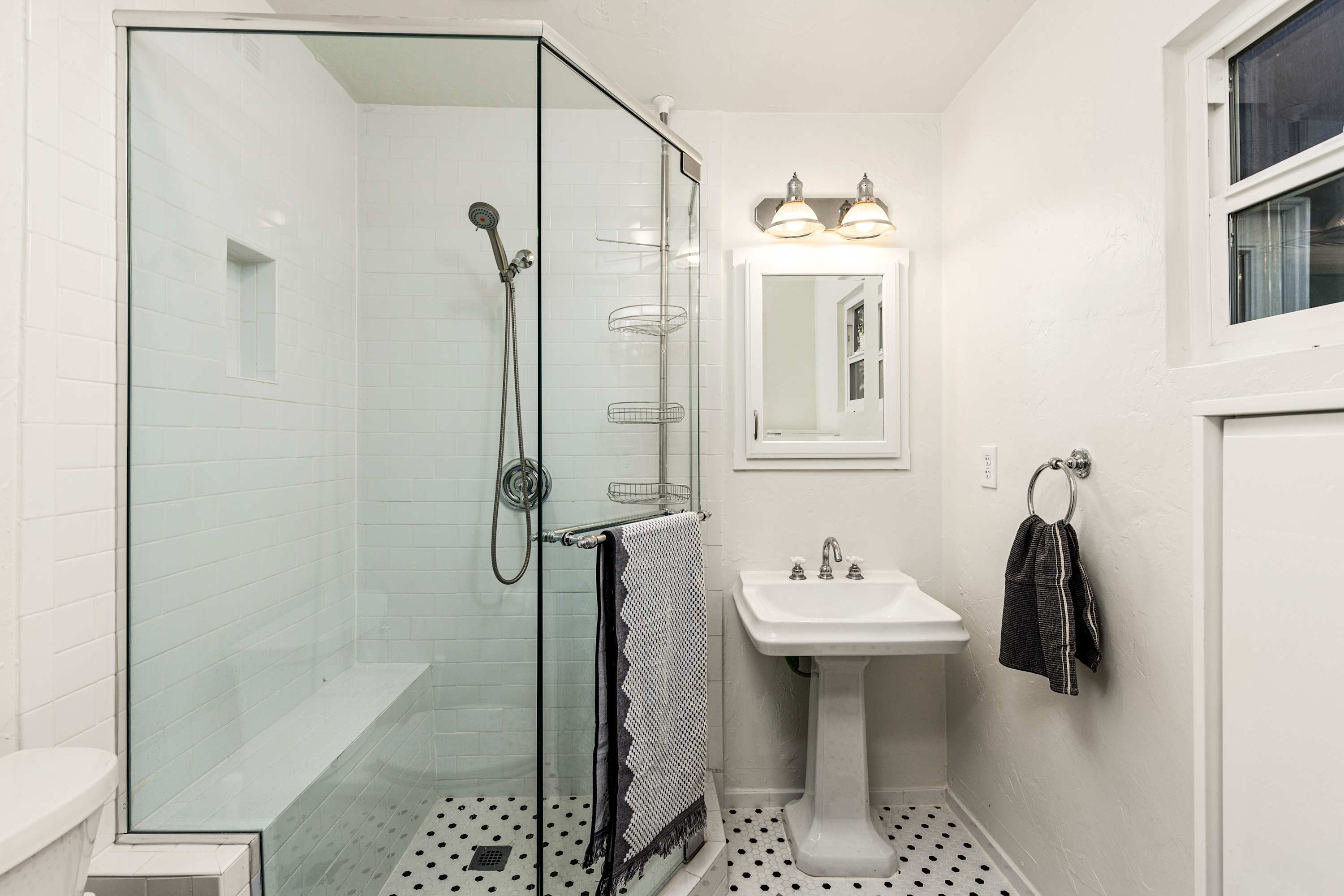 Historic Gem with Pool in the heart of Downtown! - Foto 15