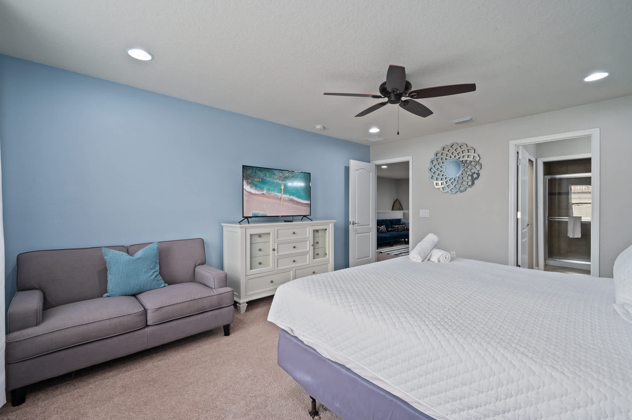 Spacious villa near Disney w/ private pool